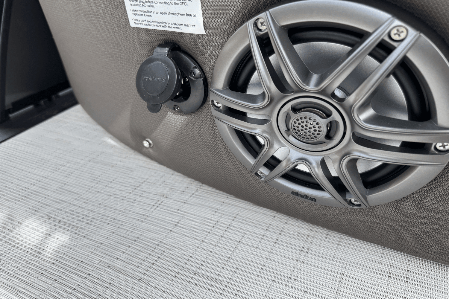 2025 Harris 230 Sunliner Image Thumbnail #13