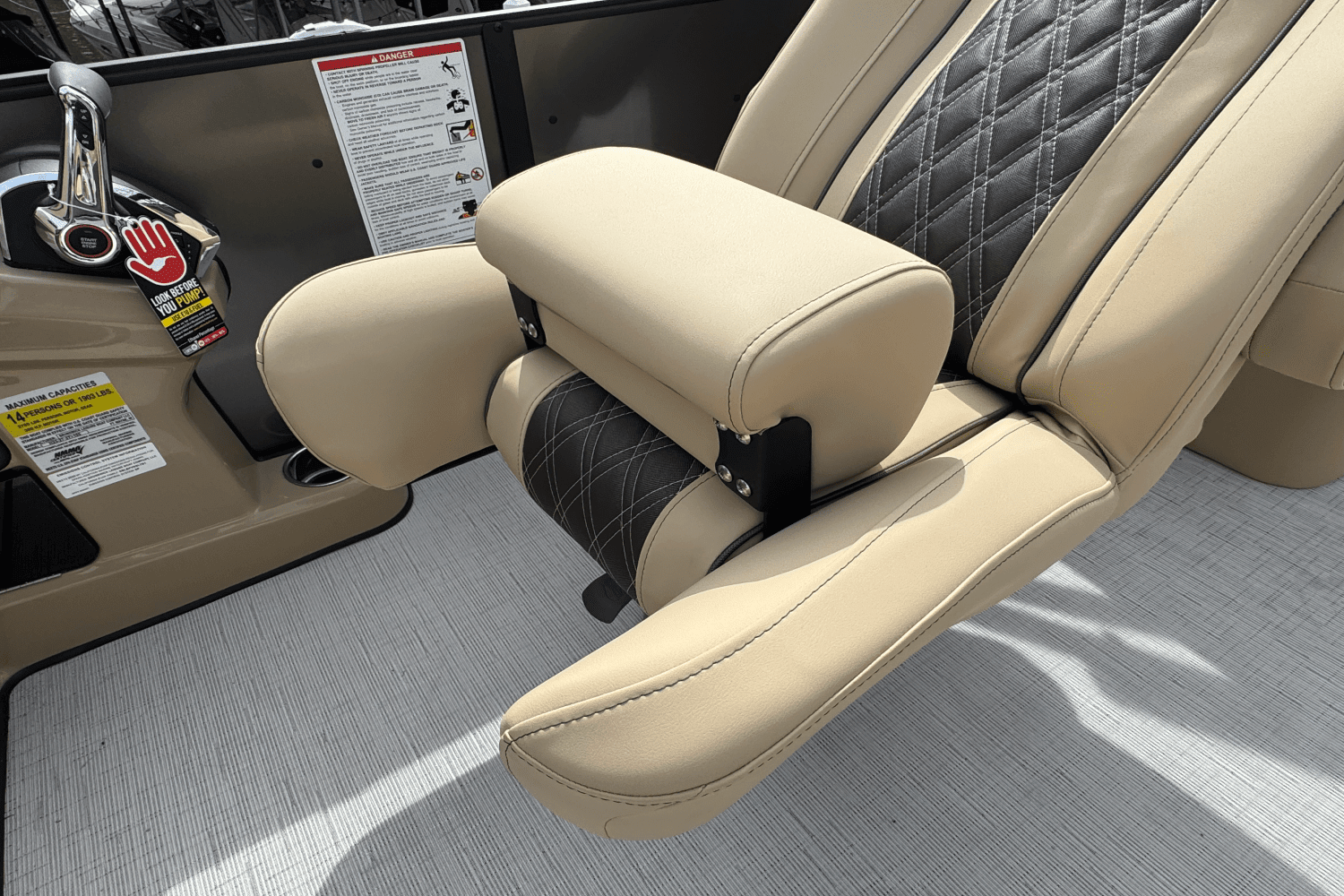 2025 Harris 230 Sunliner Image Thumbnail #5