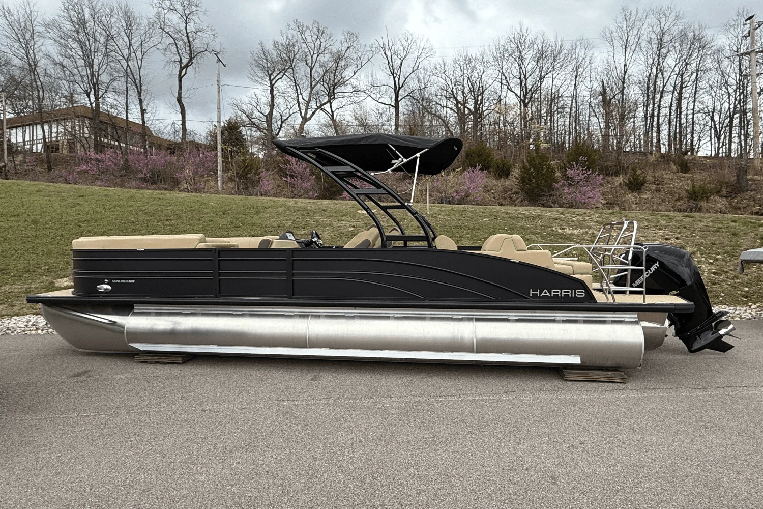 2025 Harris 250 Sunliner Sport Image Thumbnail #0