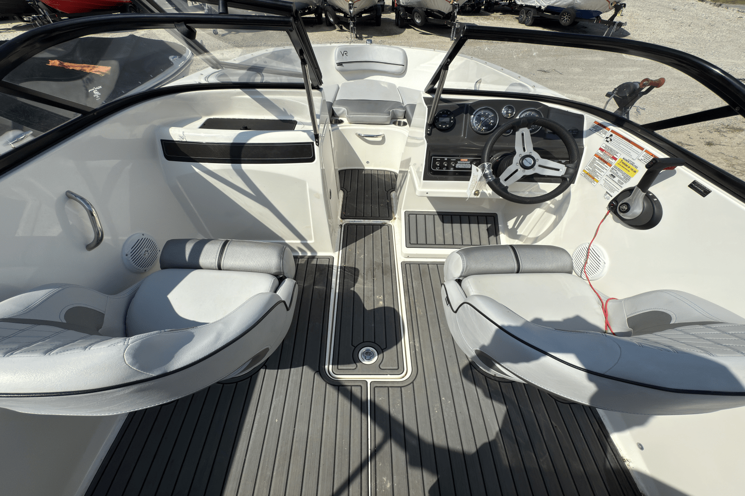 2021 Bayliner VR4 Bowrider I/O Image Thumbnail #7