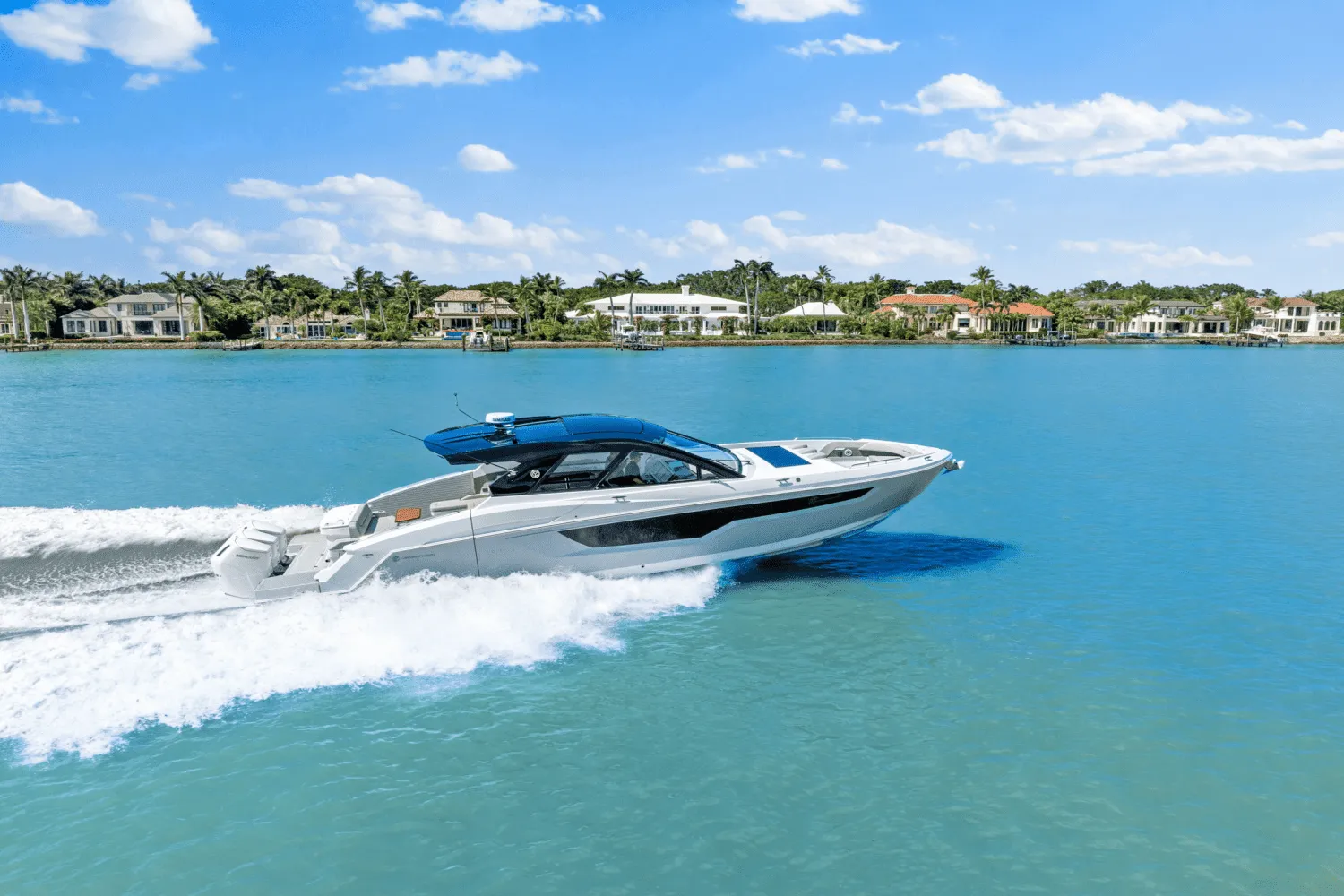 2025 Cruisers Yachts 50 GLS Outboard Image Thumbnail #6