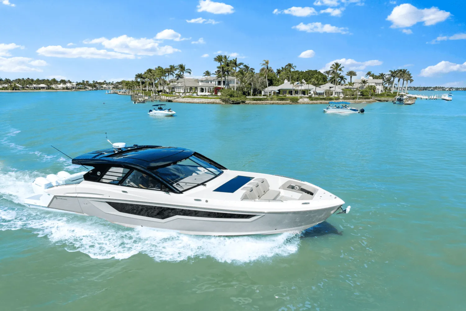 2025 Cruisers Yachts 50 GLS Outboard Image Thumbnail #8