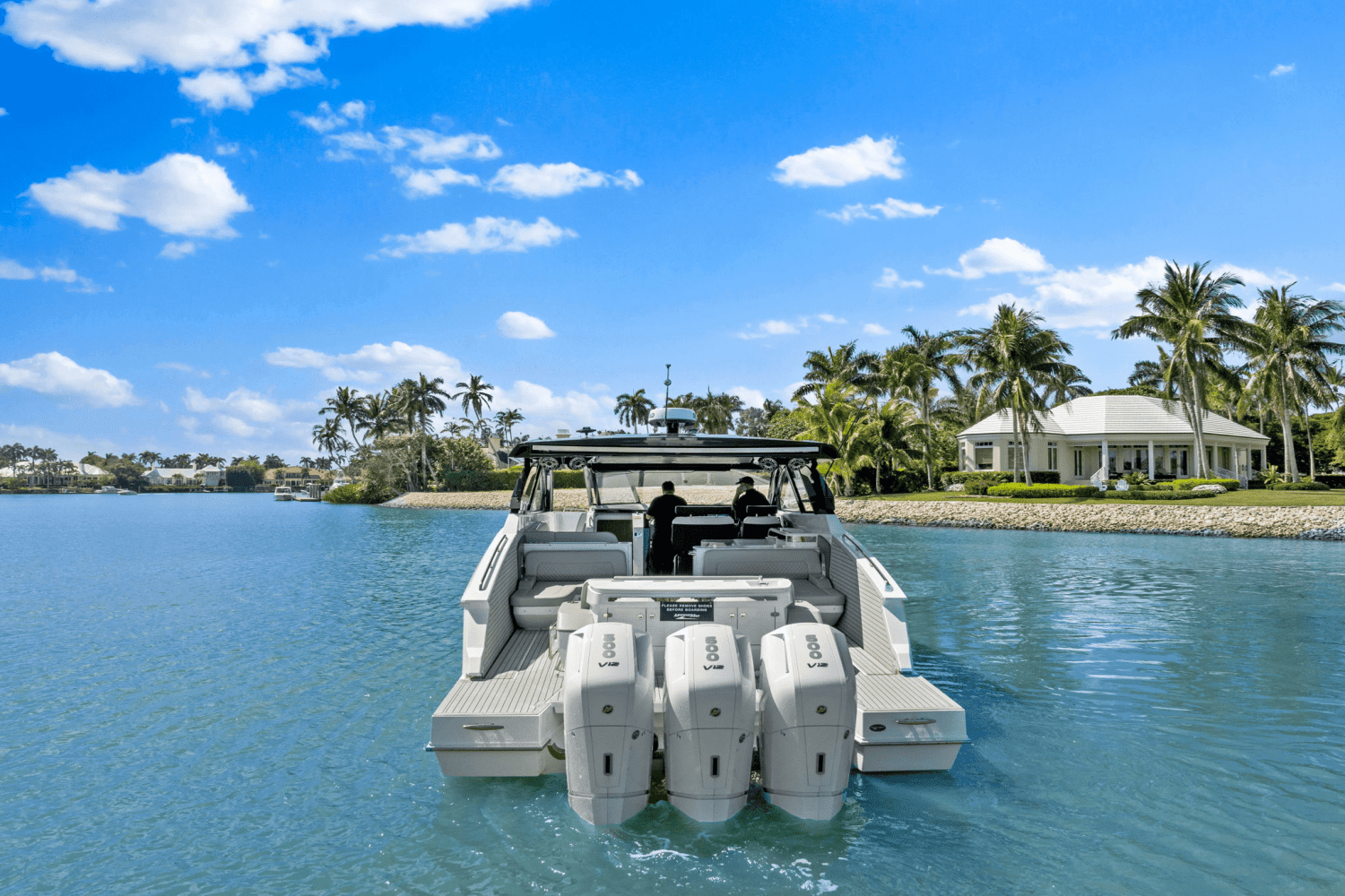 2025 Cruisers Yachts 50 GLS Outboard Image Thumbnail #15