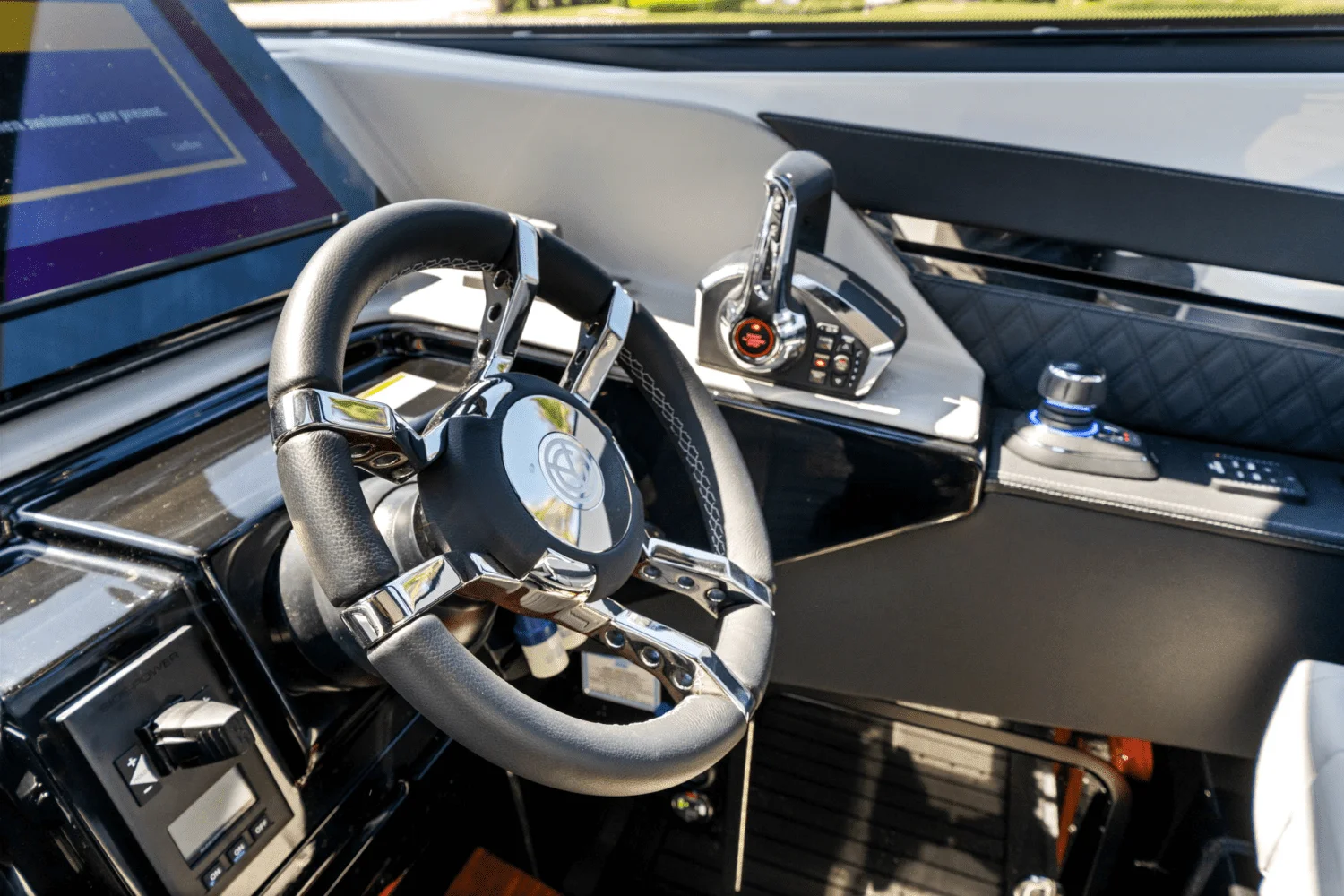 2025 Cruisers Yachts 50 GLS Outboard Image Thumbnail #19