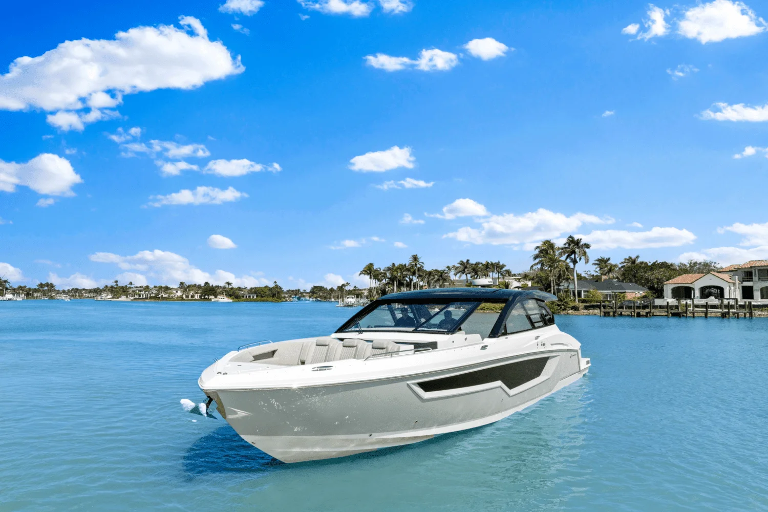 2025 Cruisers Yachts 50 GLS Outboard Image Thumbnail #1