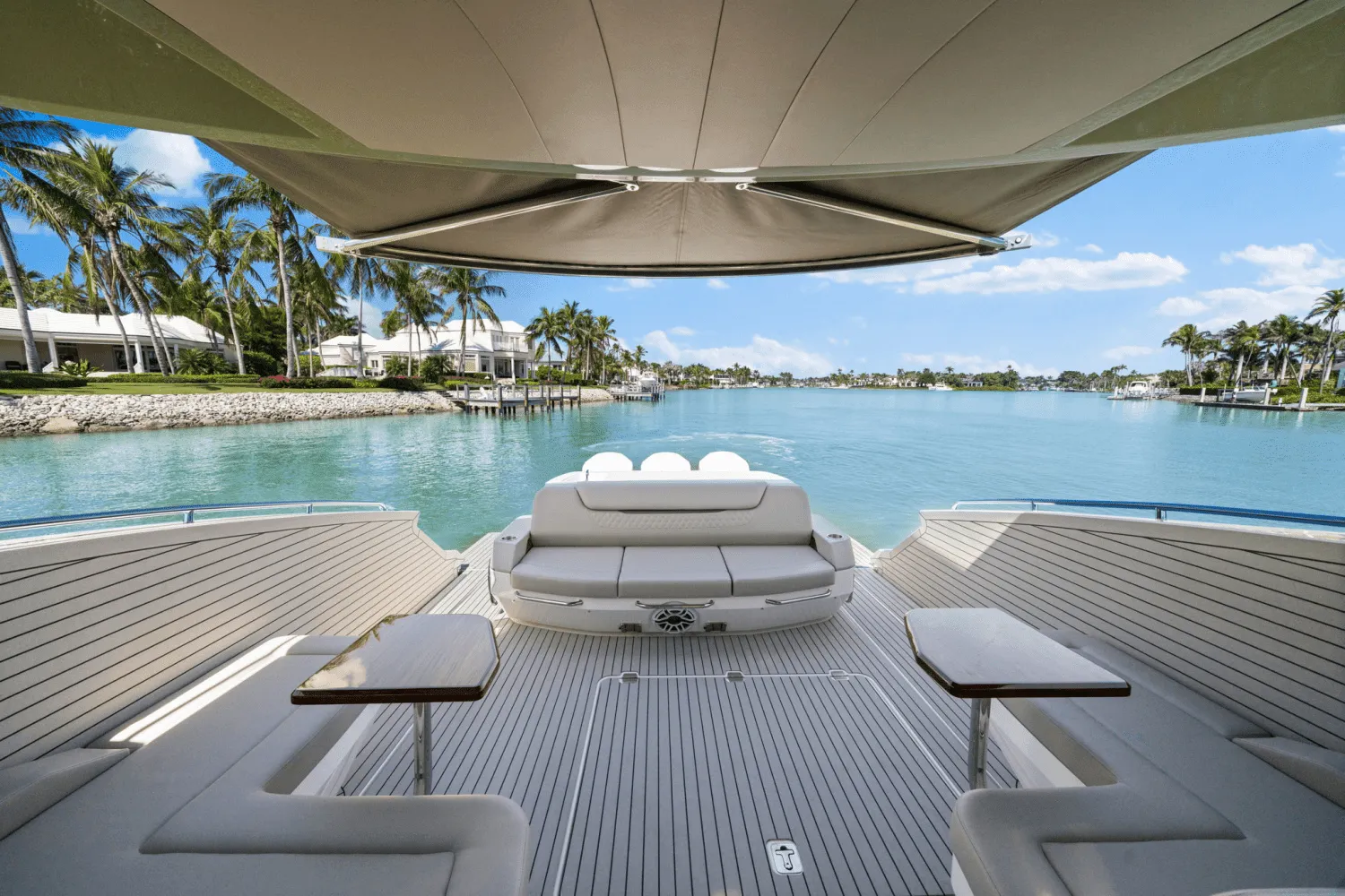 2025 Cruisers Yachts 50 GLS Outboard Image Thumbnail #25
