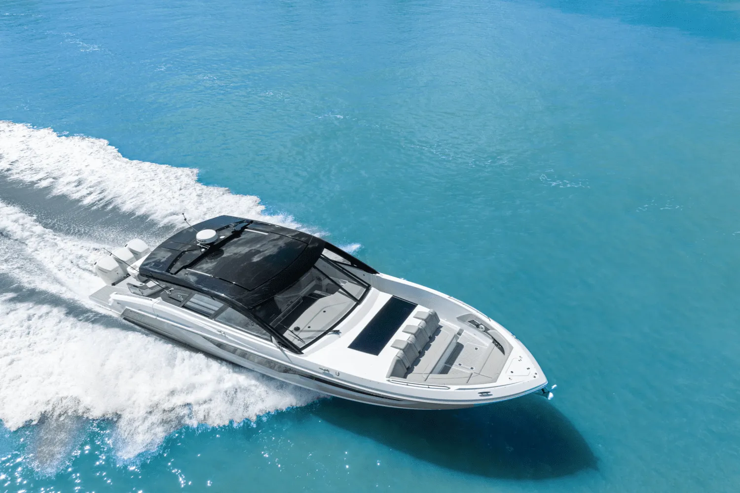 2025 Cruisers Yachts 50 GLS Outboard Image Thumbnail #7