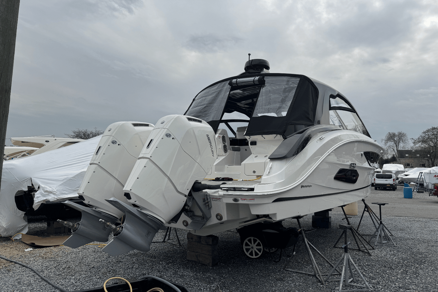 2025 Sea Ray Sundancer 370 Outboard Image Thumbnail #4