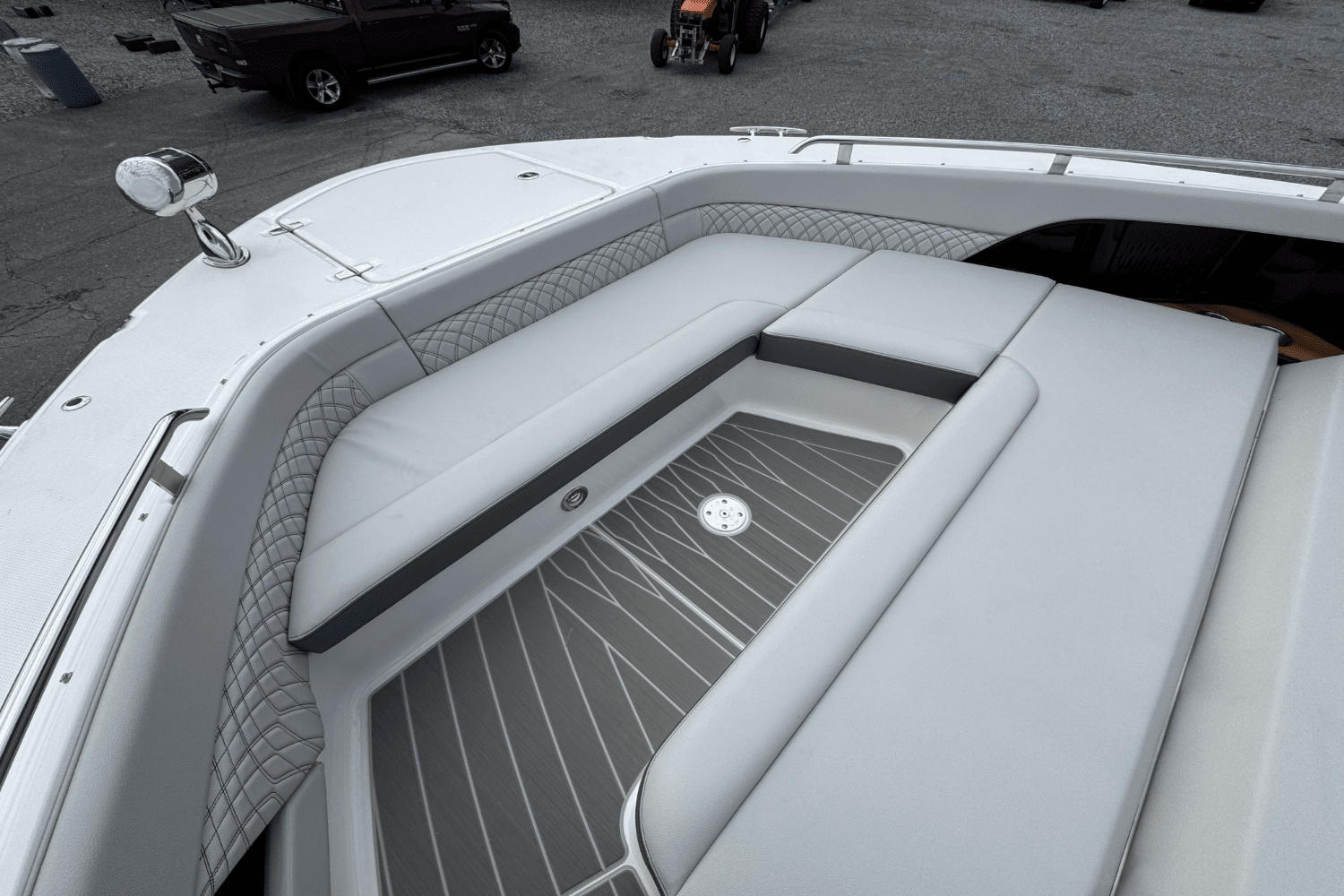 2025 Sea Ray Sundancer 370 Outboard Image Thumbnail #80