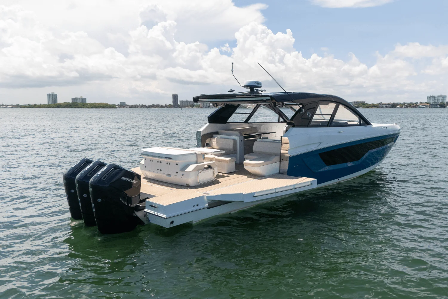 2025 Cruisers Yachts 50 GLS Outboard Image Thumbnail #15