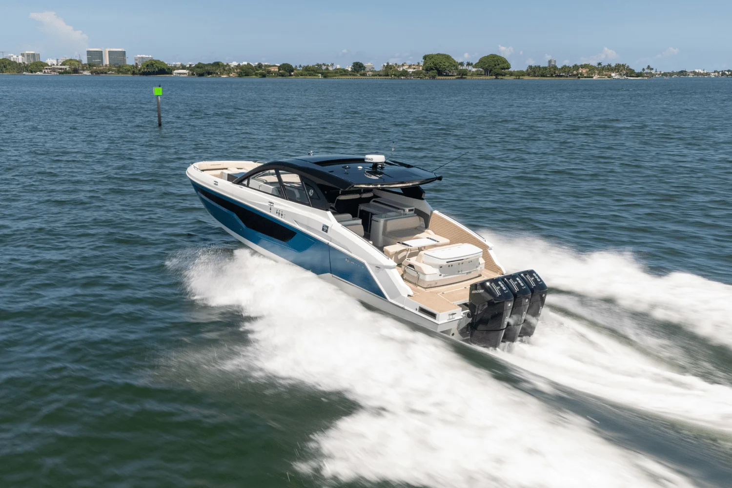 2025 Cruisers Yachts 50 GLS Outboard Image Thumbnail #19