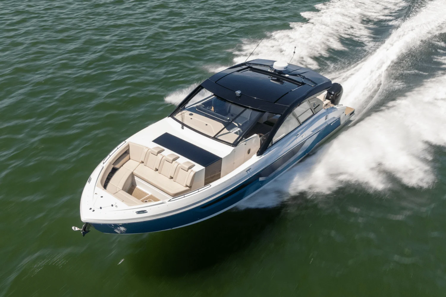 2025 Cruisers Yachts 50 GLS Outboard Image Thumbnail #5