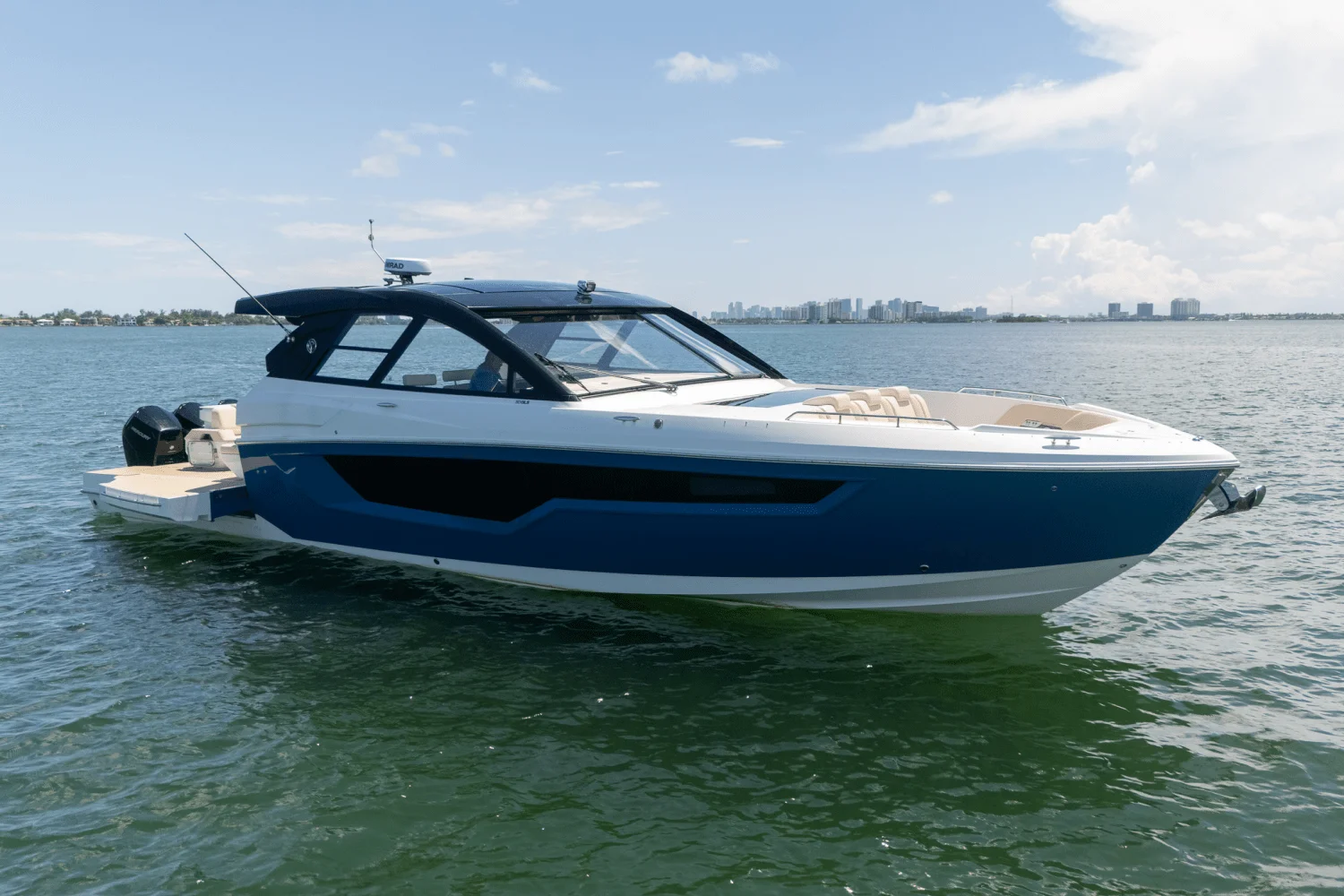 2025 Cruisers Yachts 50 GLS Outboard Image Thumbnail #14