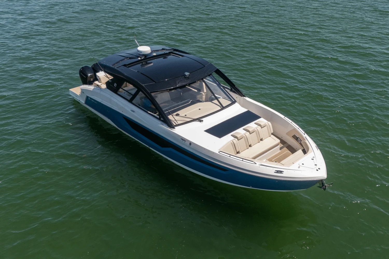 2025 Cruisers Yachts 50 GLS Outboard Image Thumbnail #6