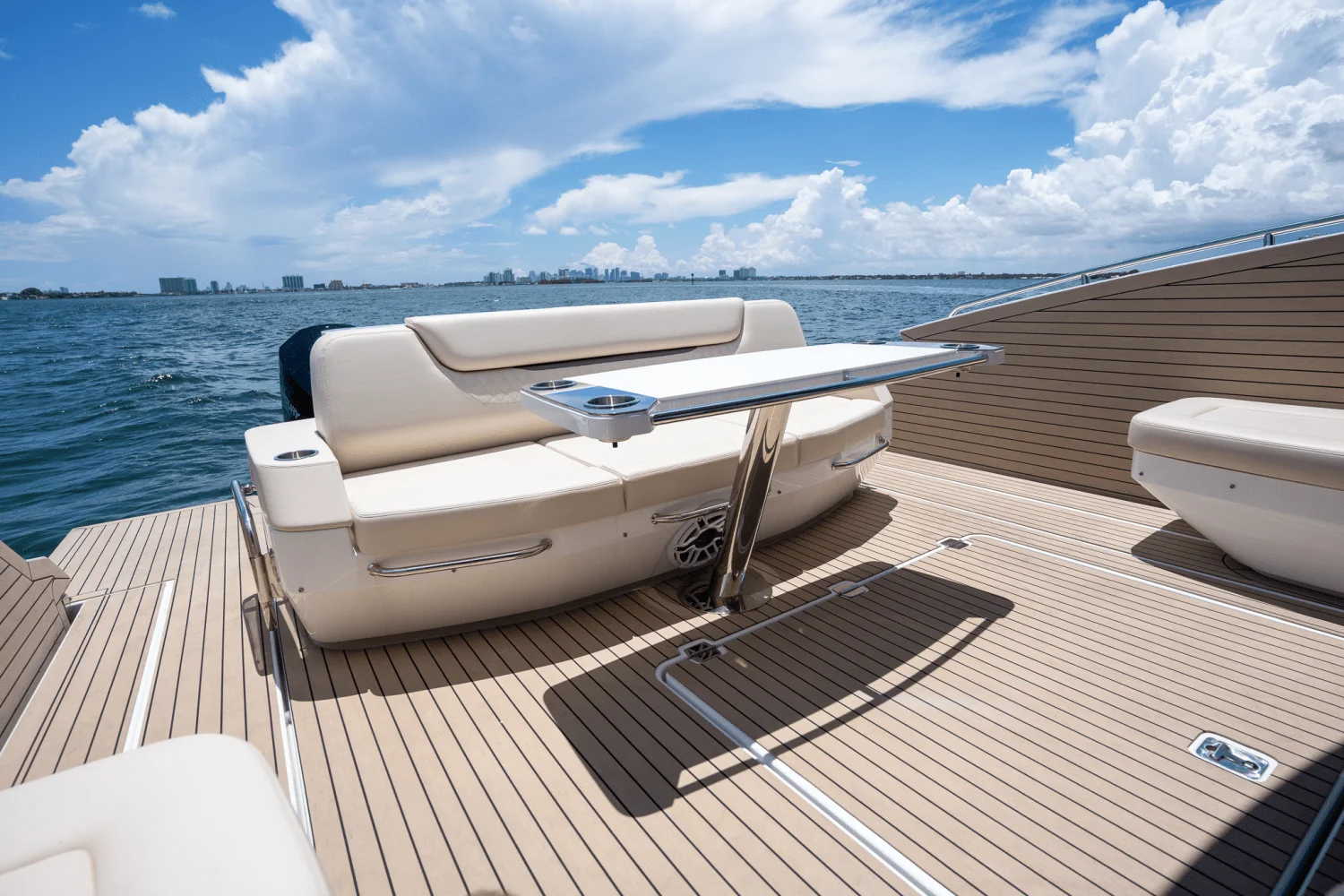 2025 Cruisers Yachts 50 GLS Outboard Image Thumbnail #41