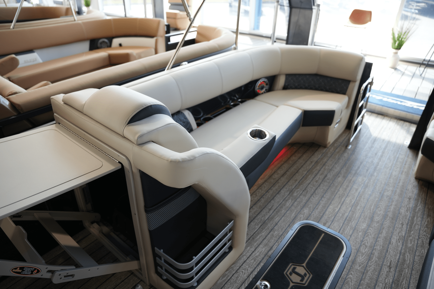 2025 Harris Grand Mariner 250 Image Thumbnail #3