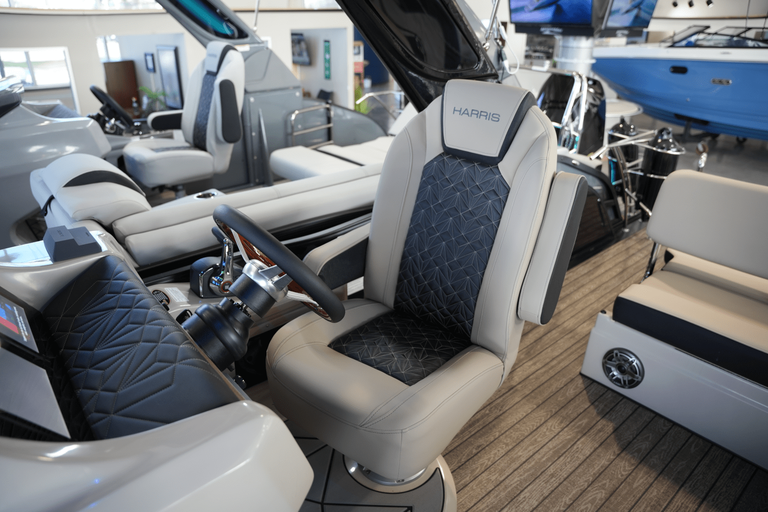 2025 Harris Grand Mariner 250 Image Thumbnail #9