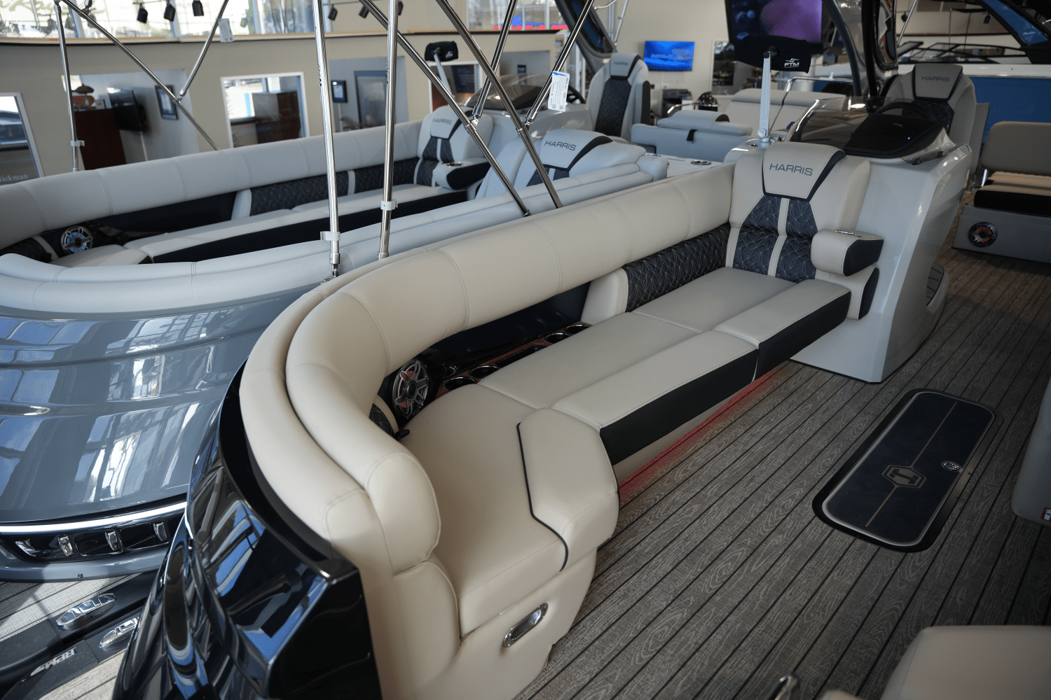 2025 Harris Grand Mariner 250 Image Thumbnail #2