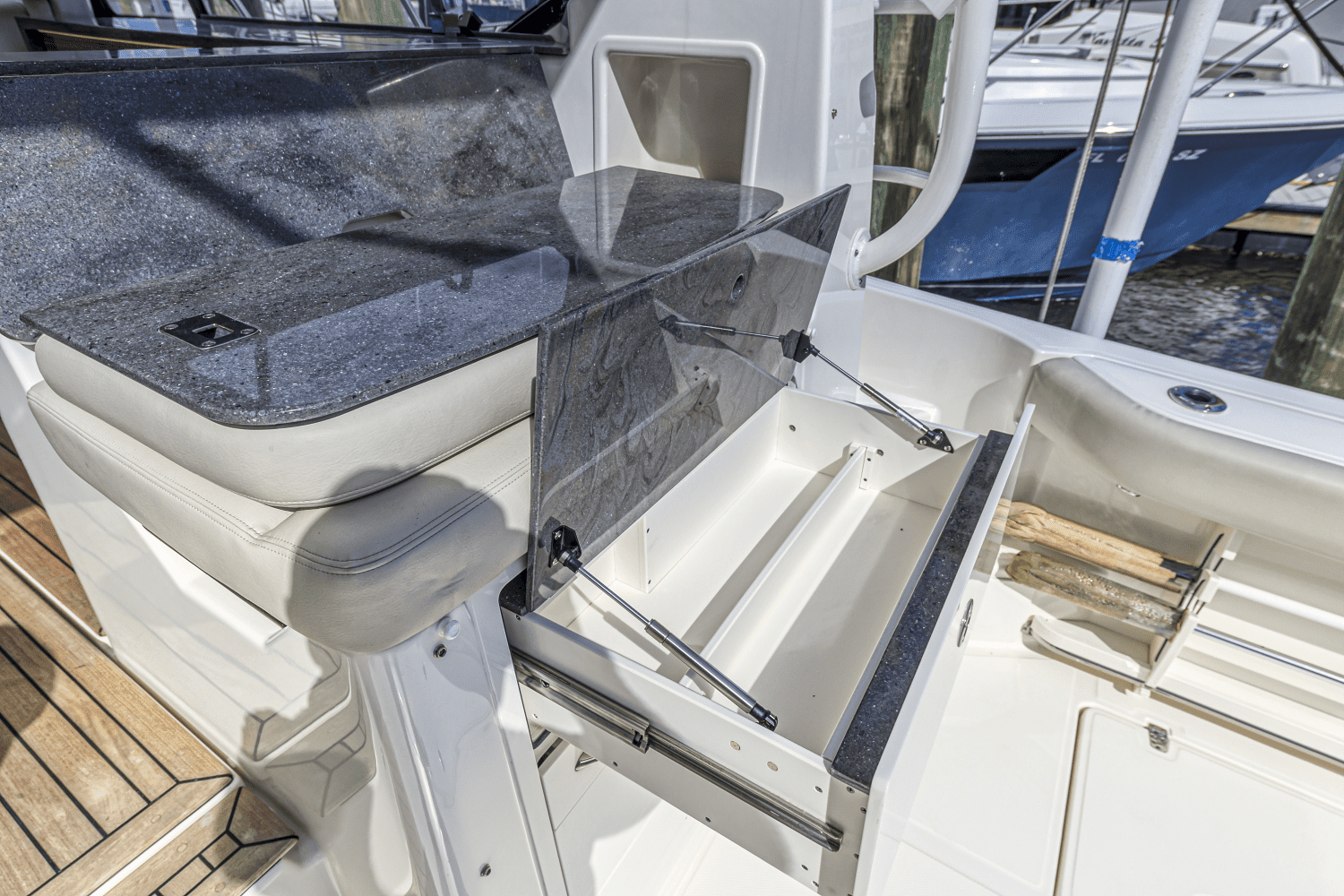 2023 Boston Whaler 405 CONQUEST Image Thumbnail #91