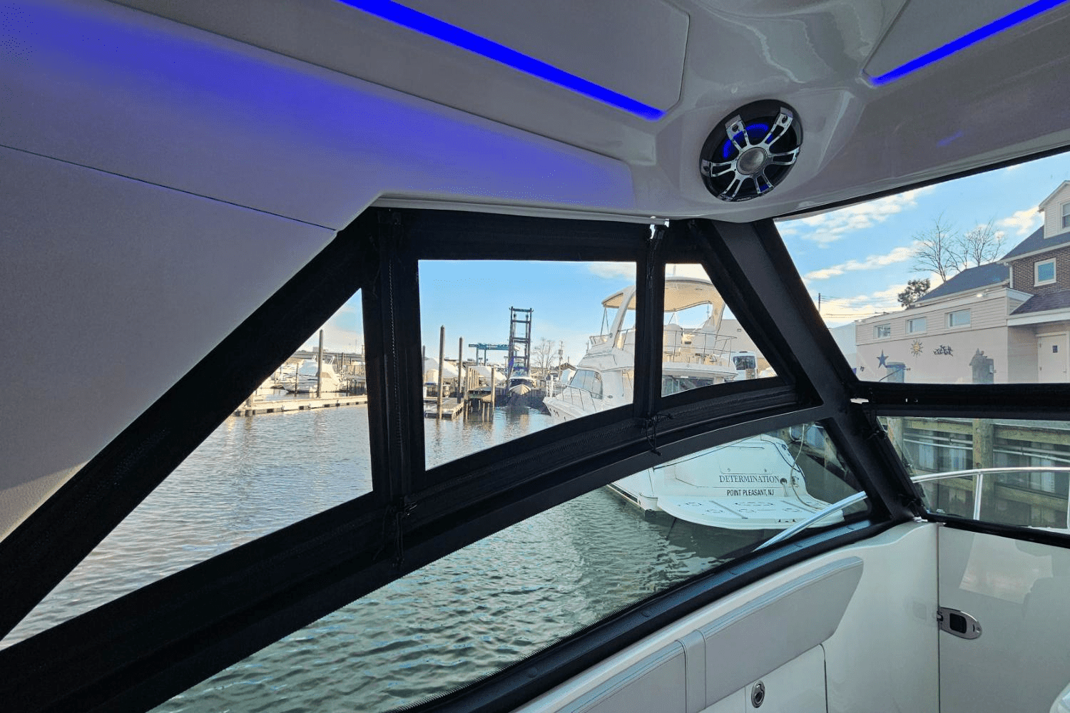 2021 Sea Ray 320 SUNDANCER Image Thumbnail #25