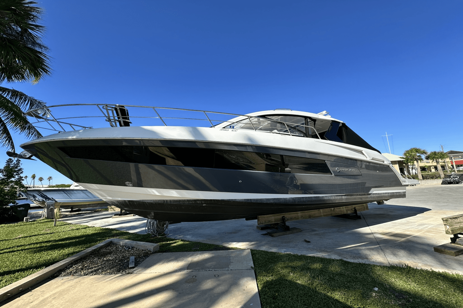 2019 Cruisers Yachts 39 EXPRESS COUPE Image Thumbnail #8