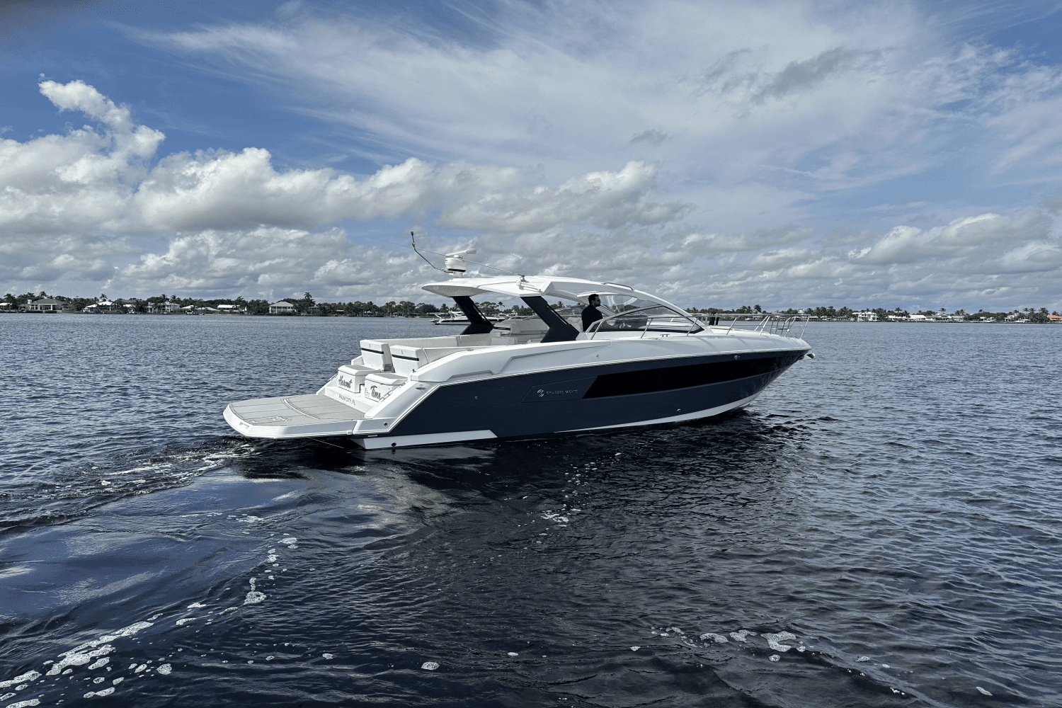 2019 Cruisers Yachts 39 EXPRESS COUPE Image Thumbnail #2