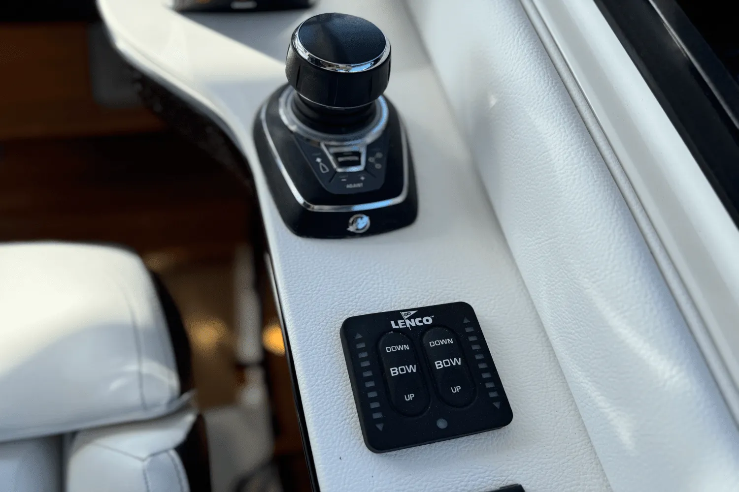 2023 Sea Ray Sundancer 370 Outboard Image Thumbnail #21