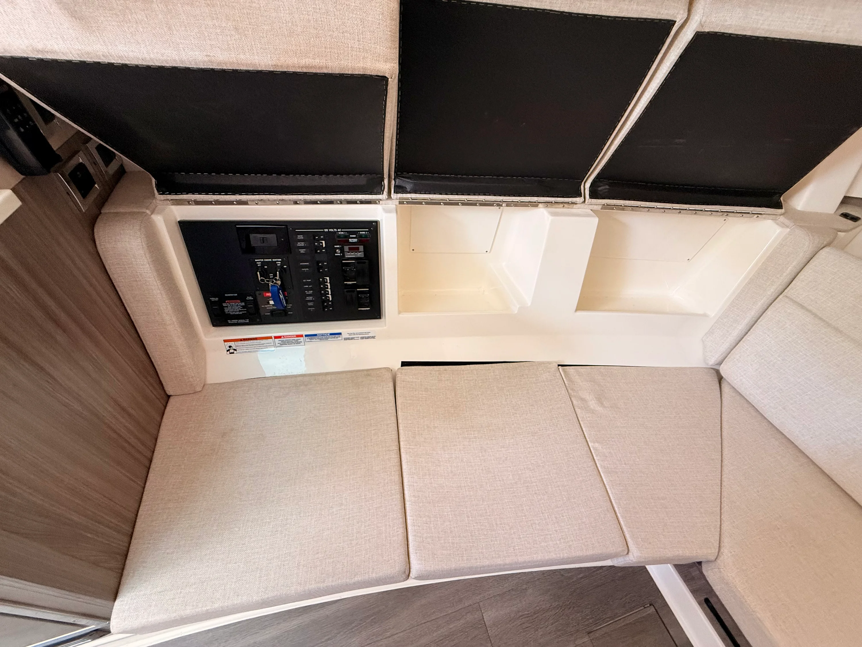 2023 Sea Ray Sundancer 370 Outboard Image Thumbnail #70