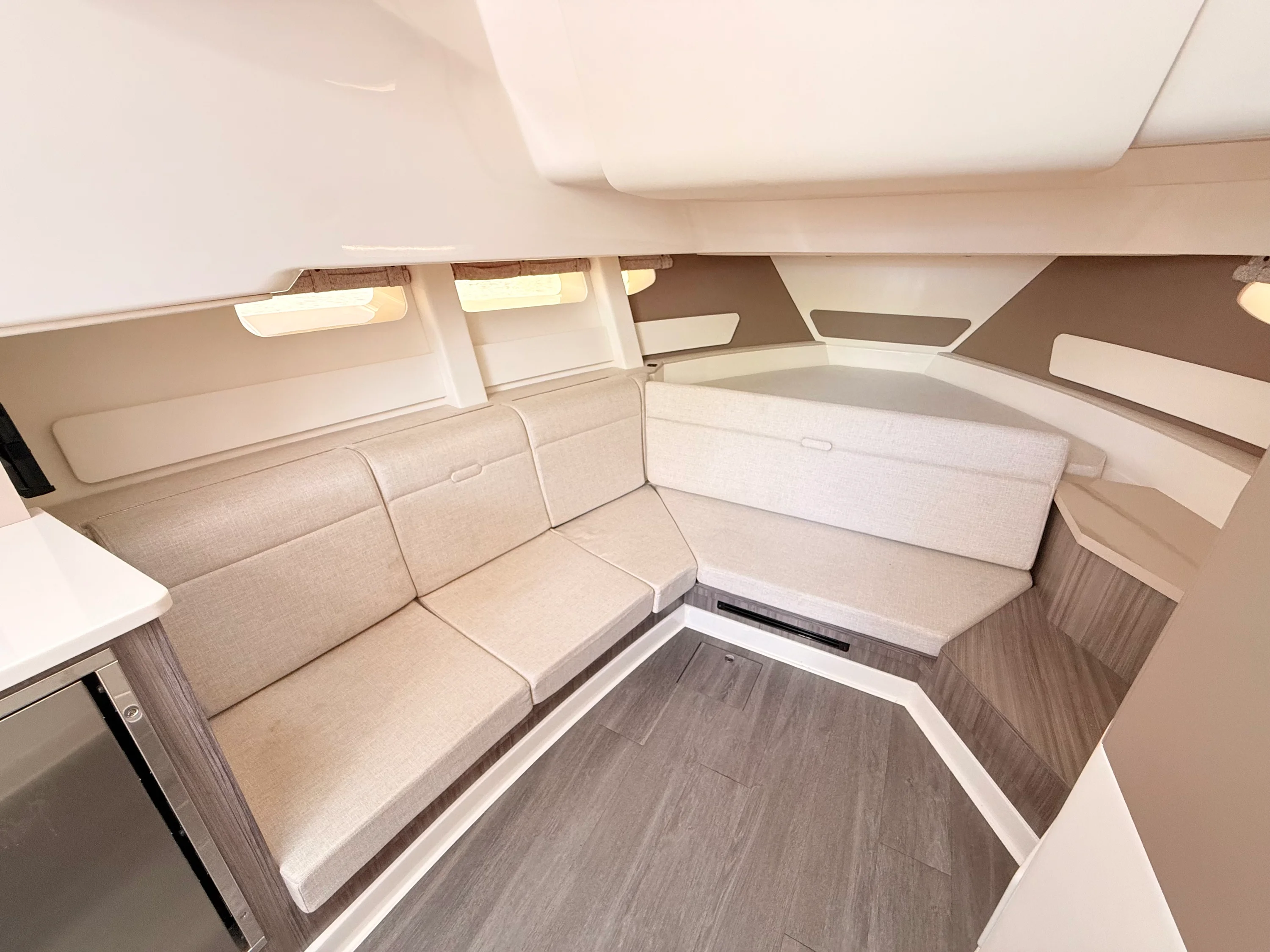 2023 Sea Ray Sundancer 370 Outboard Image Thumbnail #69