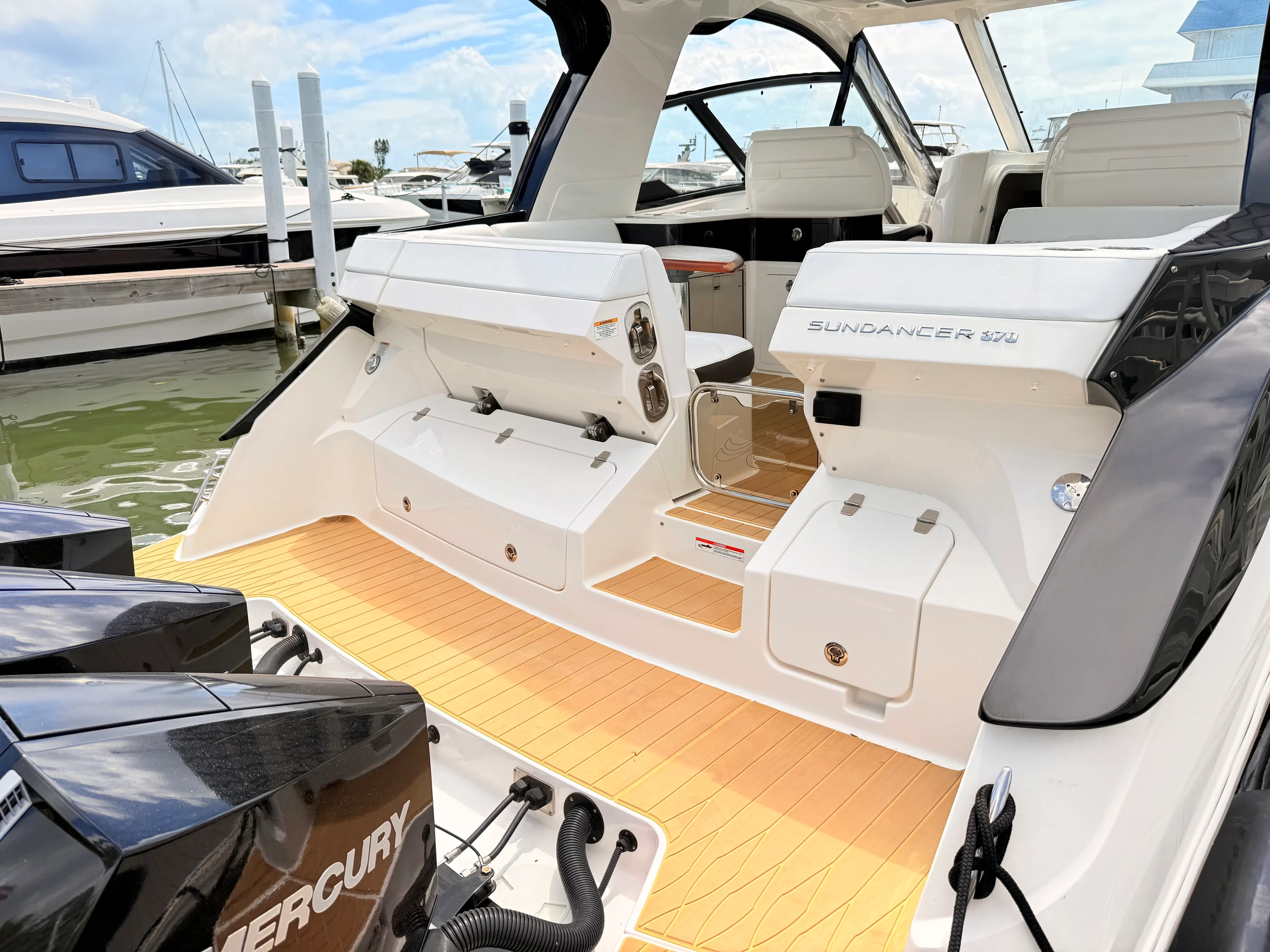 2023 Sea Ray Sundancer 370 Outboard Image Thumbnail #31