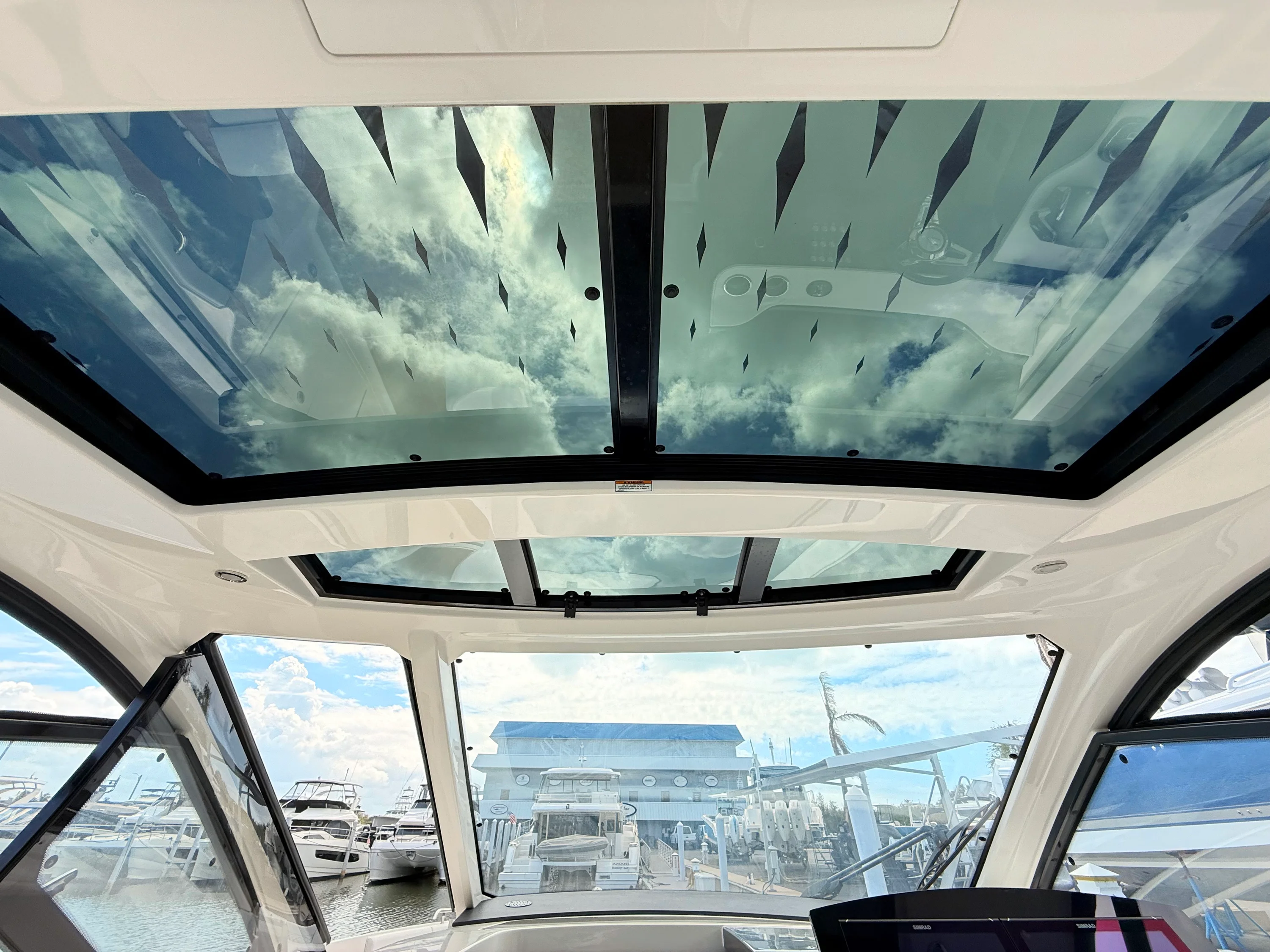 2023 Sea Ray Sundancer 370 Outboard Image Thumbnail #52