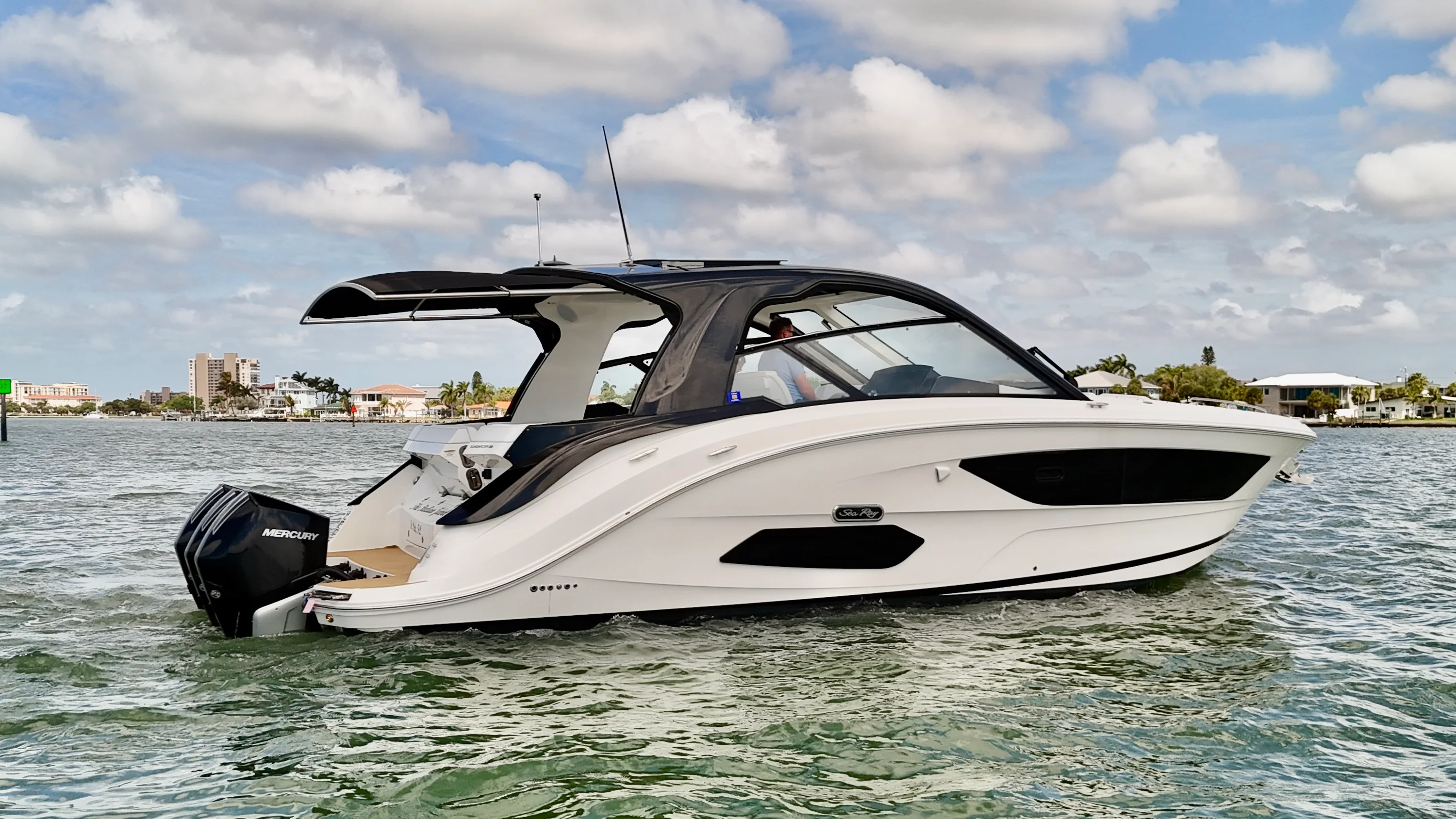 2023 Sea Ray Sundancer 370 Outboard Image Thumbnail #6