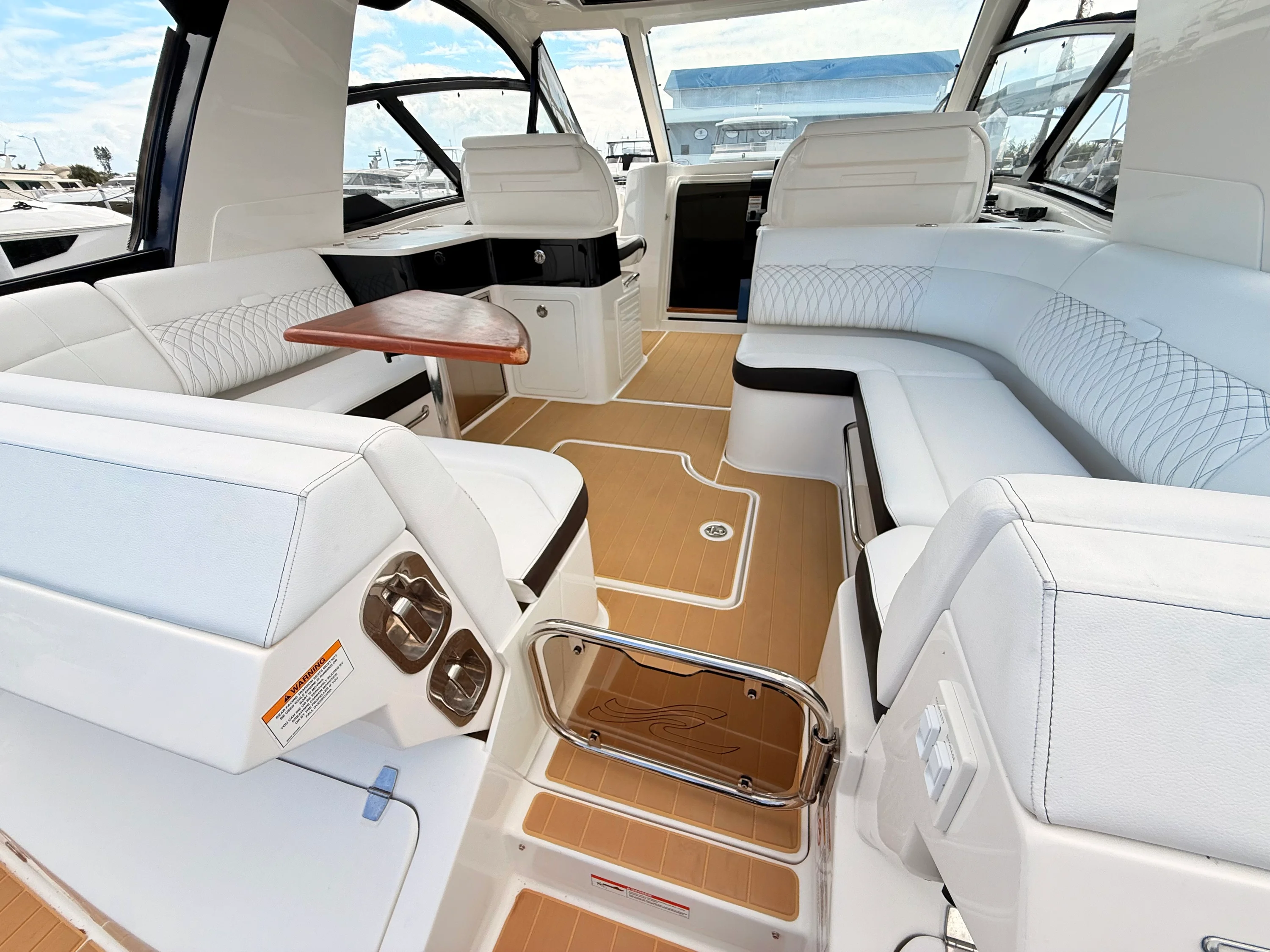 2023 Sea Ray Sundancer 370 Outboard Image Thumbnail #34