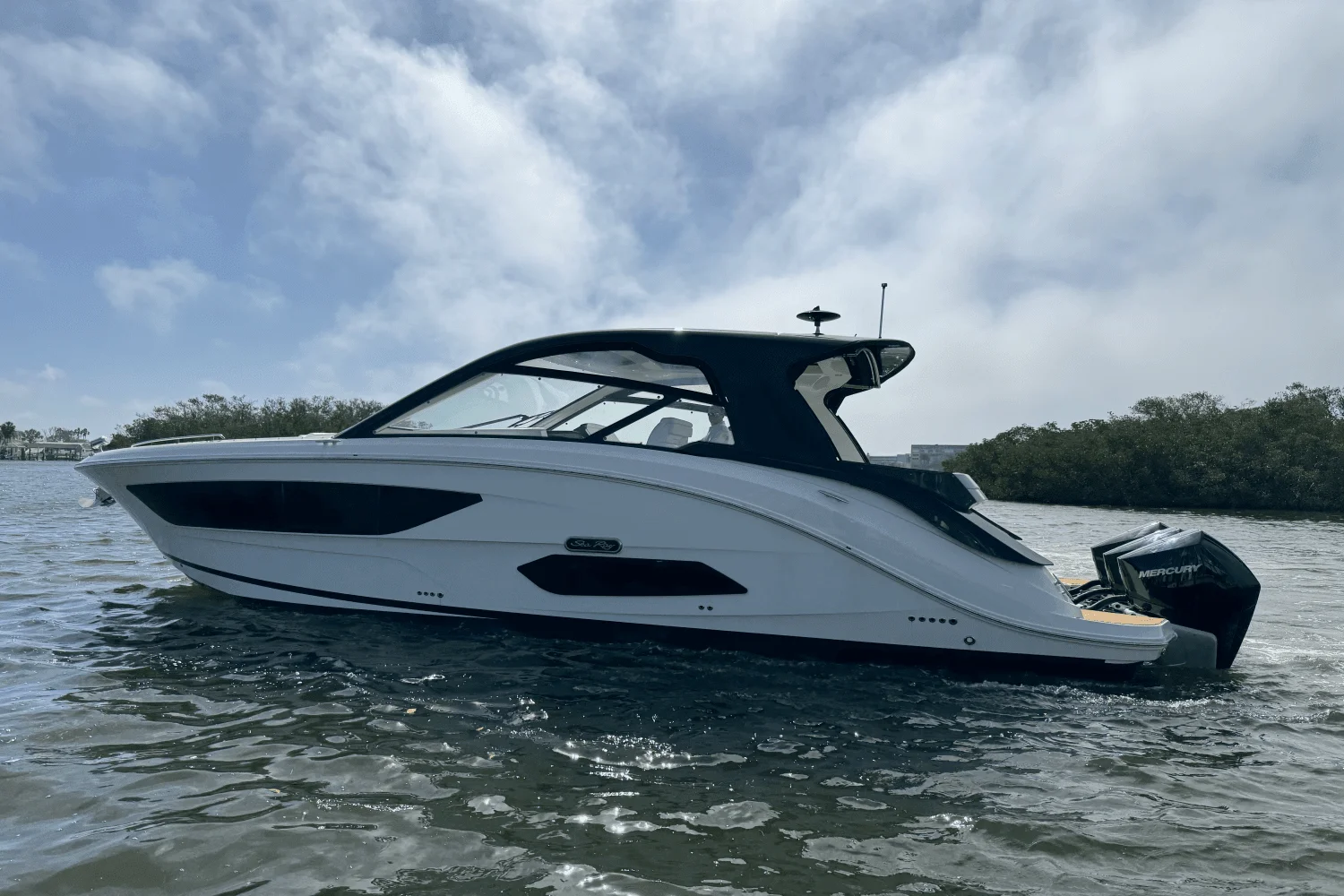 2023 Sea Ray Sundancer 370 Outboard Image Thumbnail #6