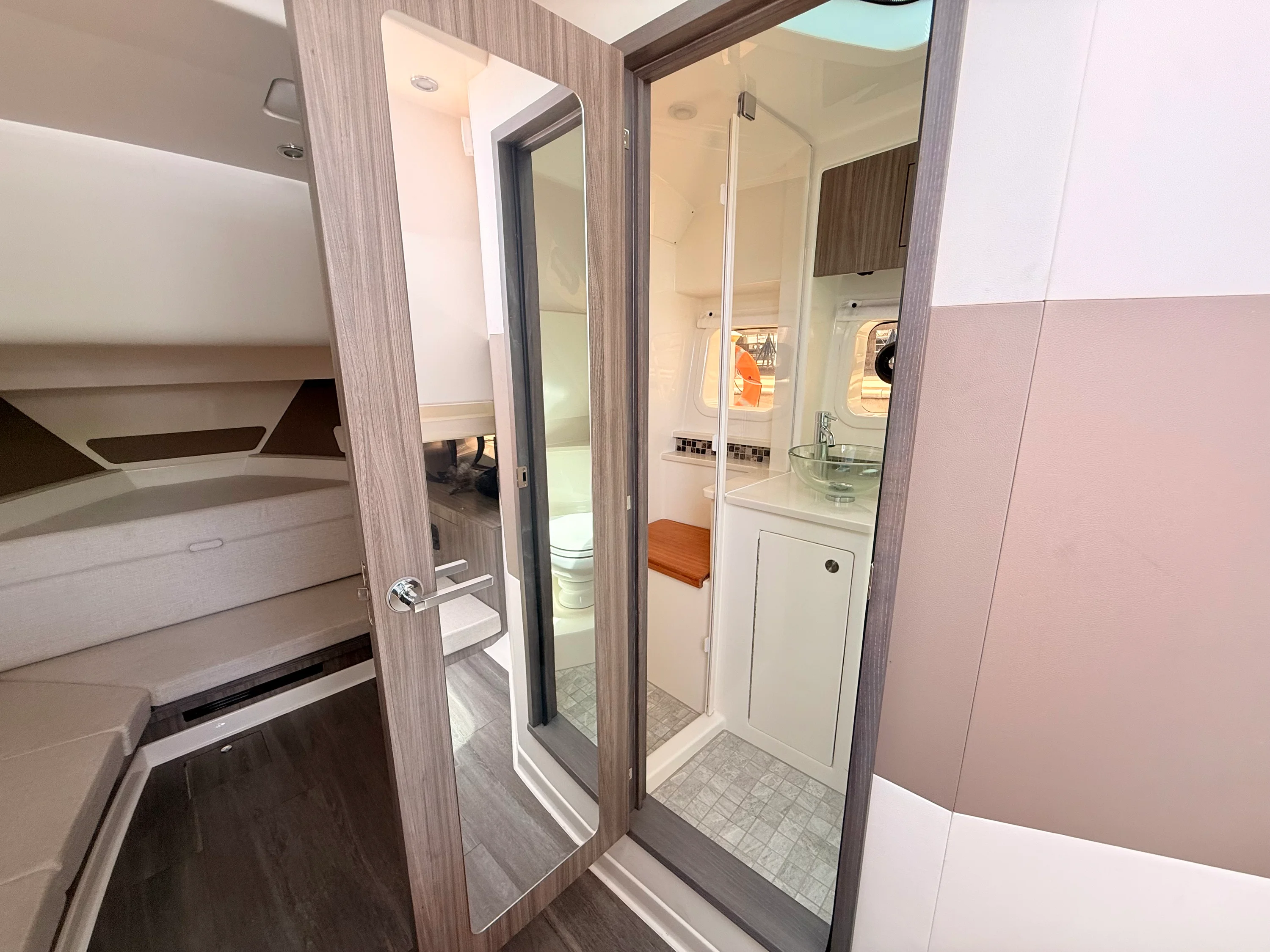 2023 Sea Ray Sundancer 370 Outboard Image Thumbnail #74