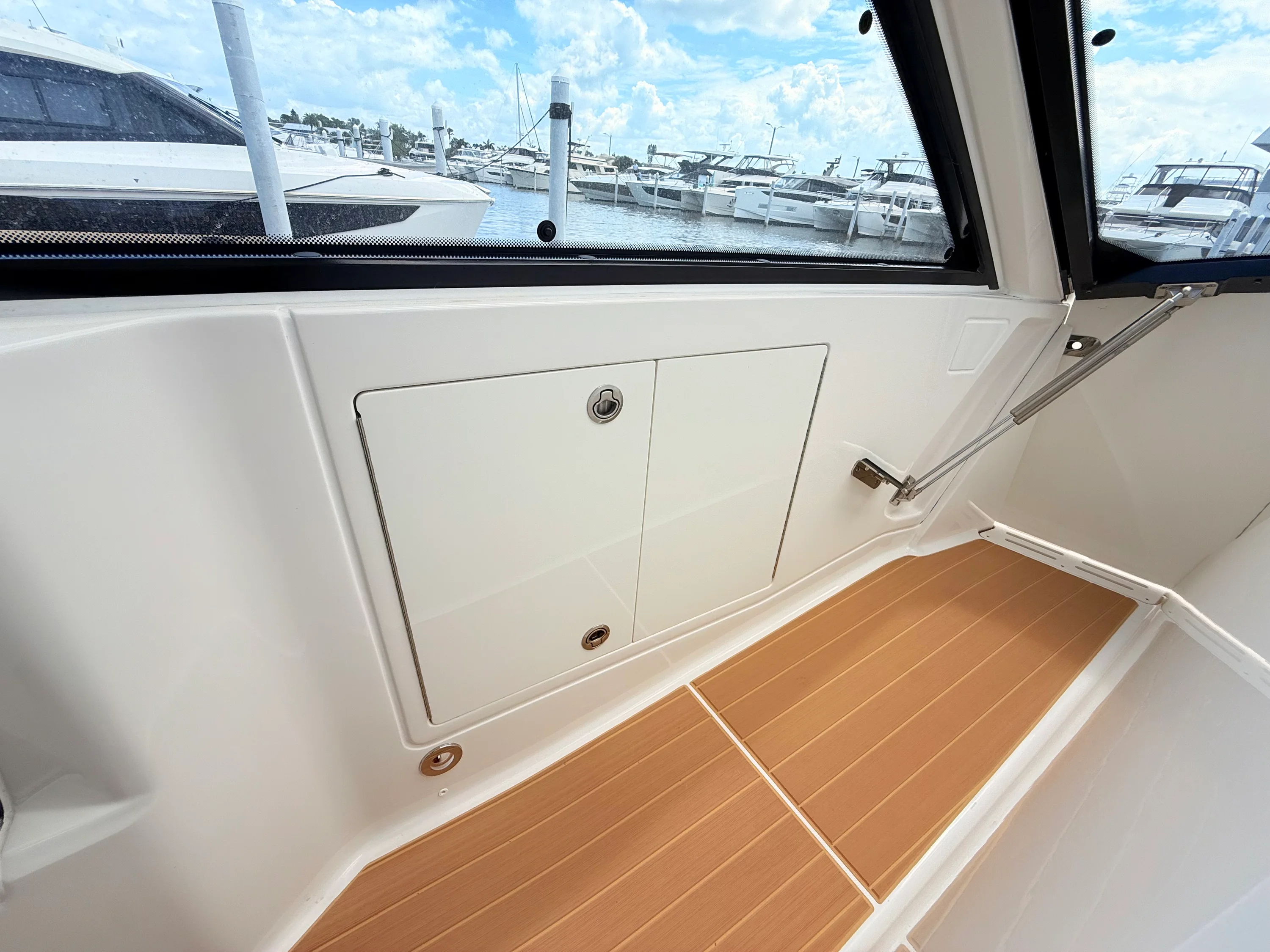 2023 Sea Ray Sundancer 370 Outboard Image Thumbnail #55