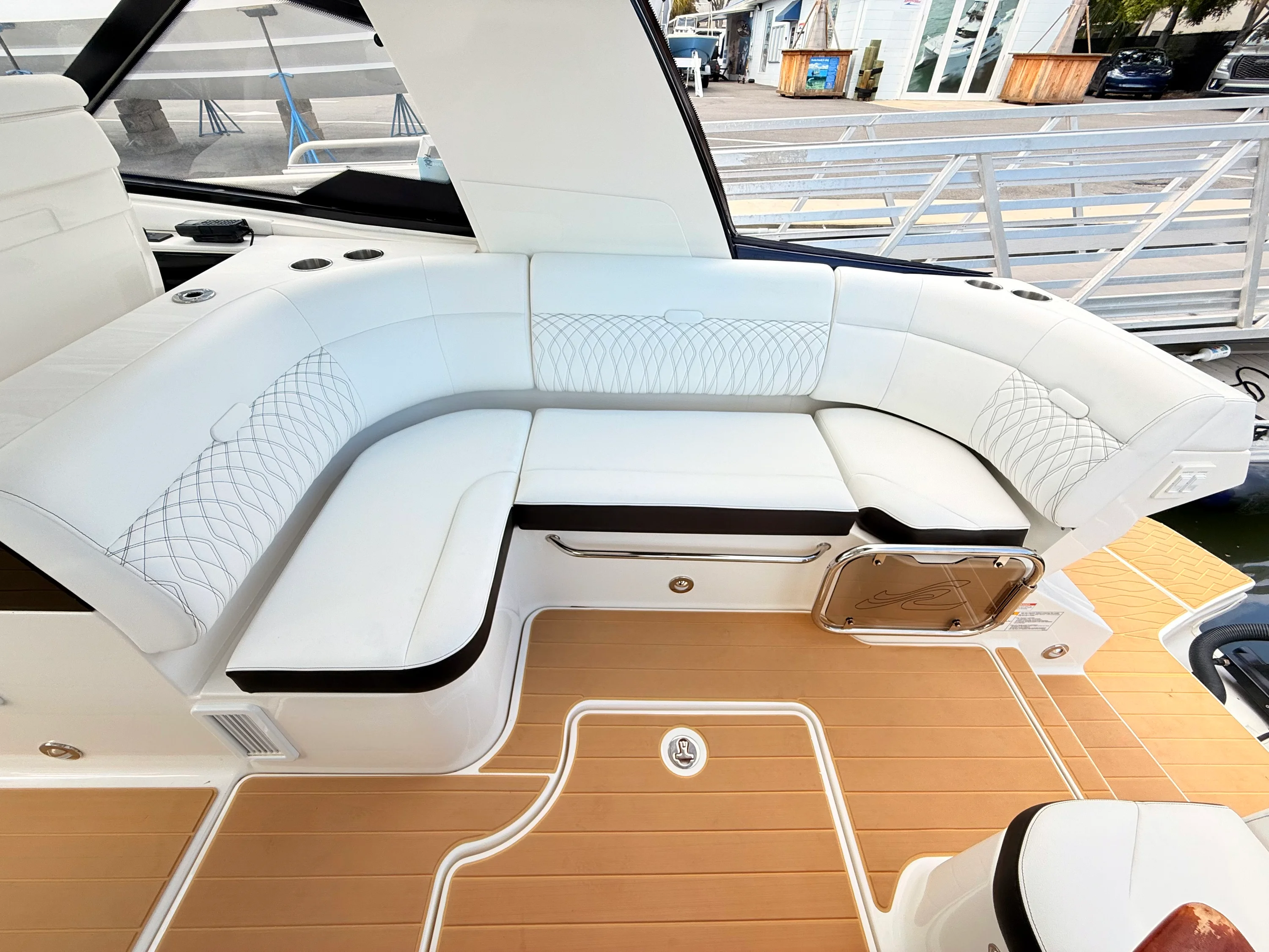 2023 Sea Ray Sundancer 370 Outboard Image Thumbnail #33