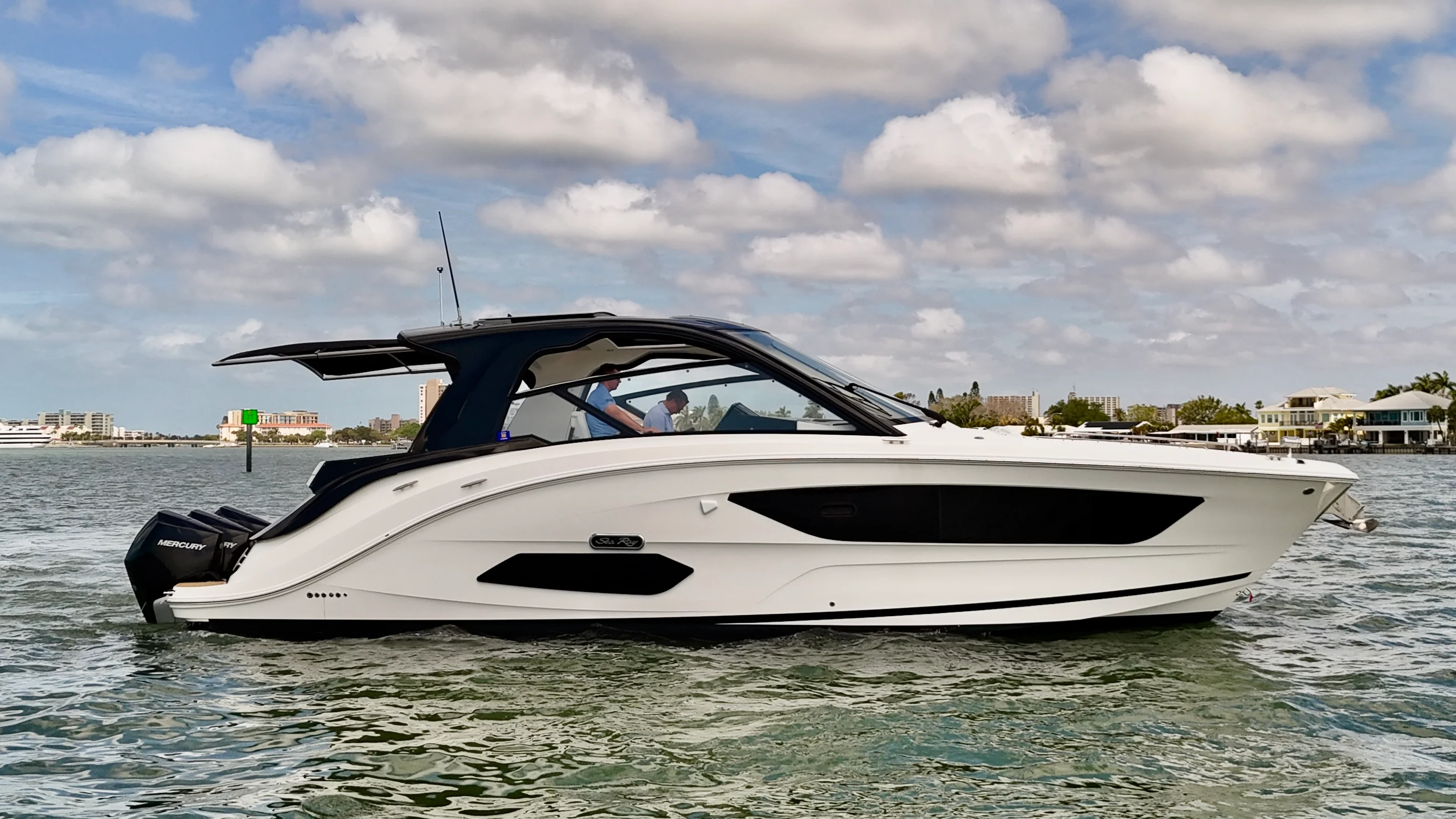 2023 Sea Ray Sundancer 370 Outboard Image Thumbnail #5