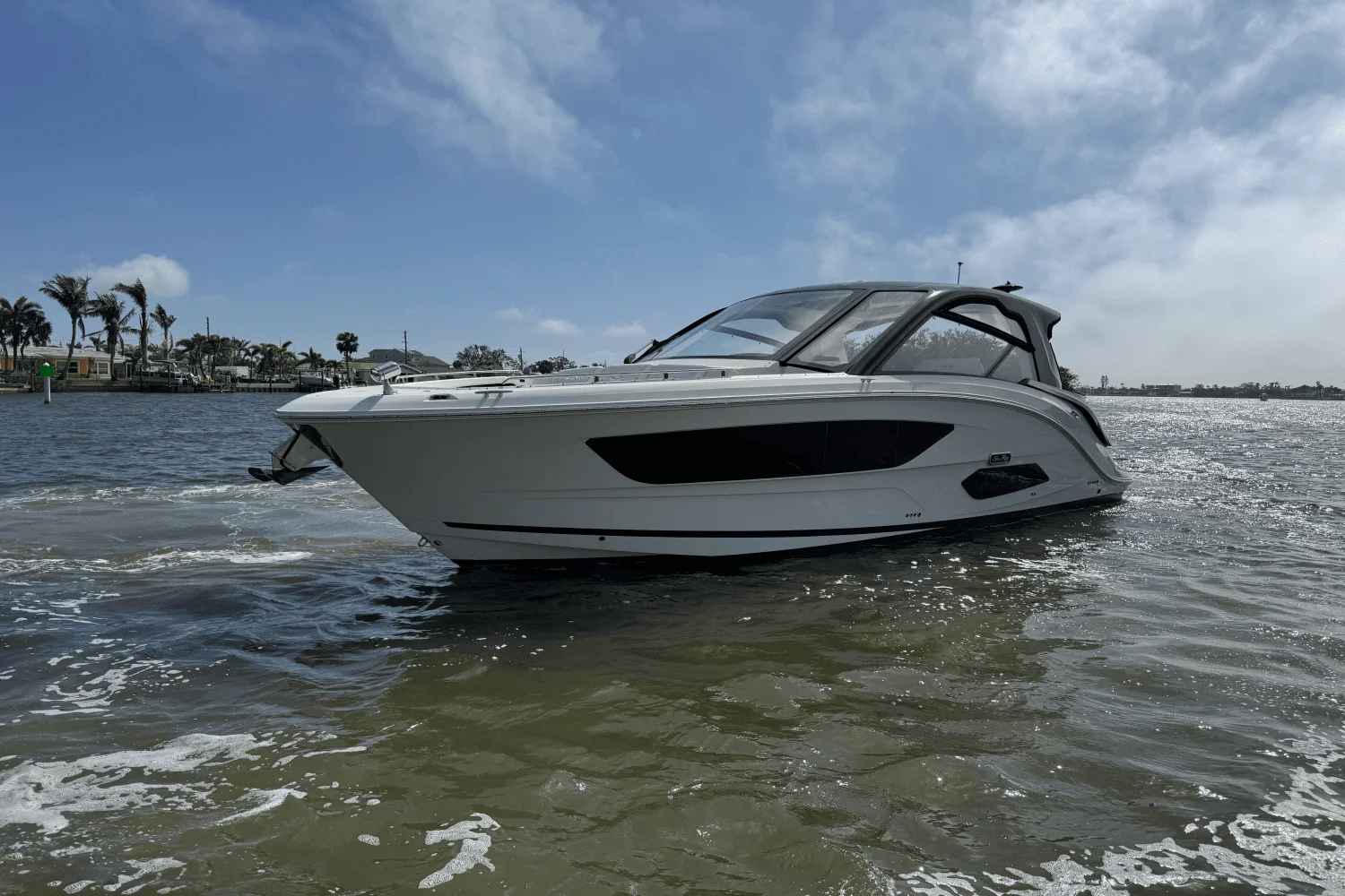 2023 Sea Ray Sundancer 370 Outboard Image Thumbnail #4