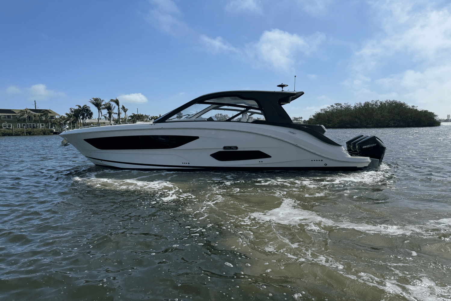 2023 Sea Ray Sundancer 370 Outboard Image Thumbnail #2
