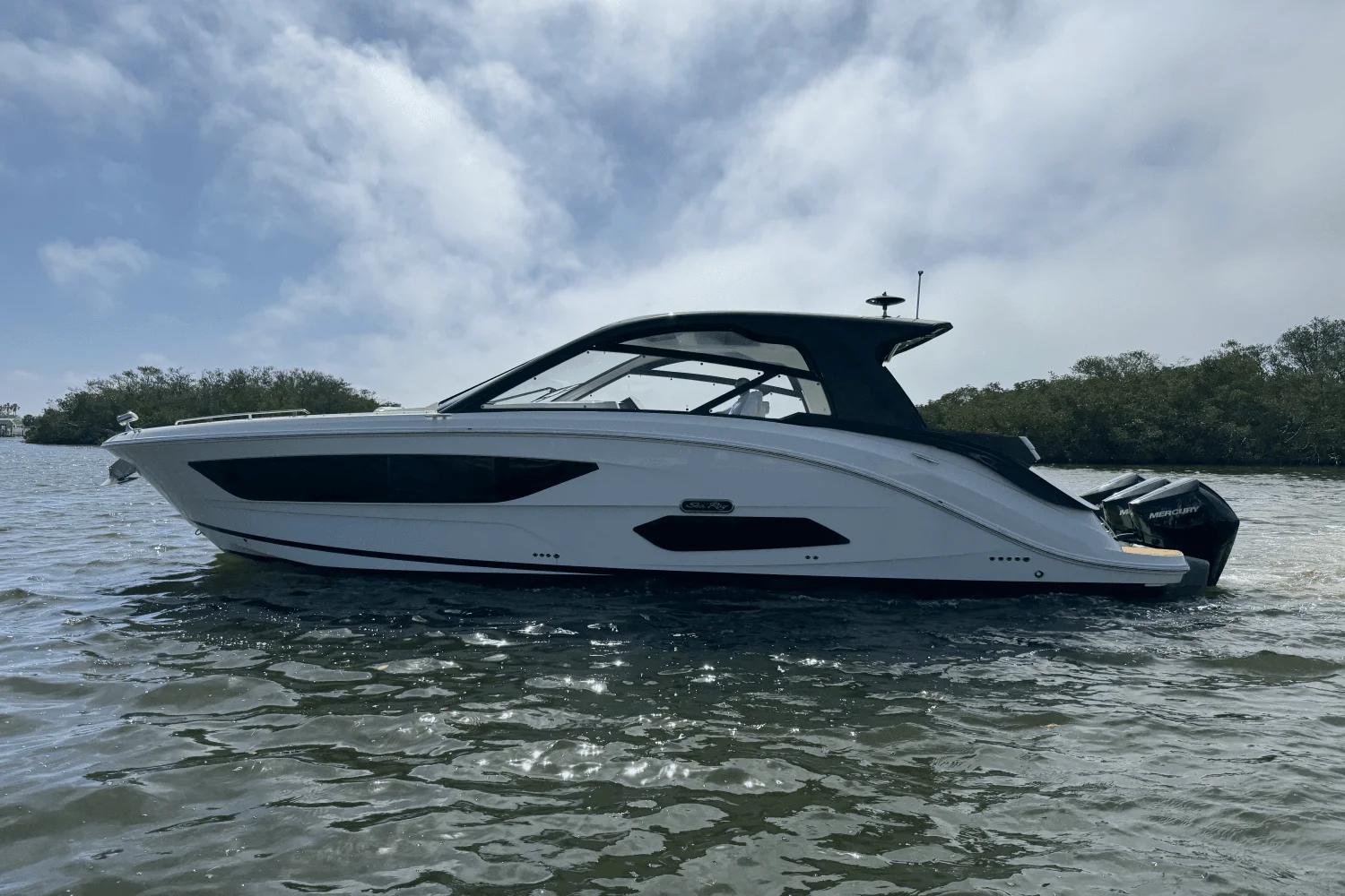 2023 Sea Ray Sundancer 370 Outboard Image Thumbnail #7