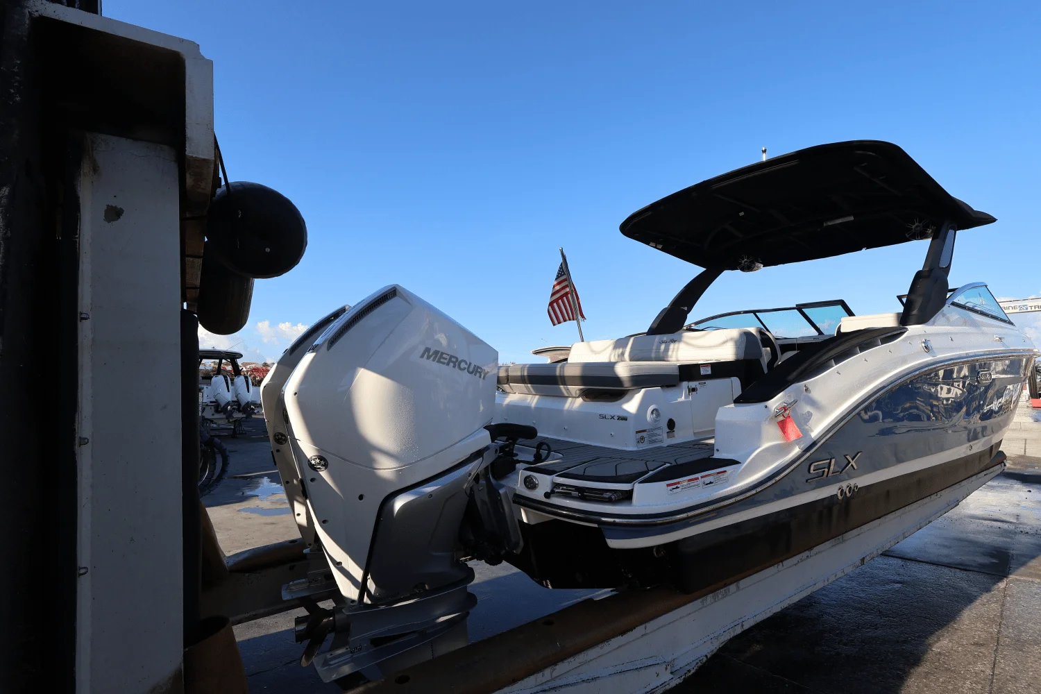 2025 Sea Ray SLX 280 Image Thumbnail #5