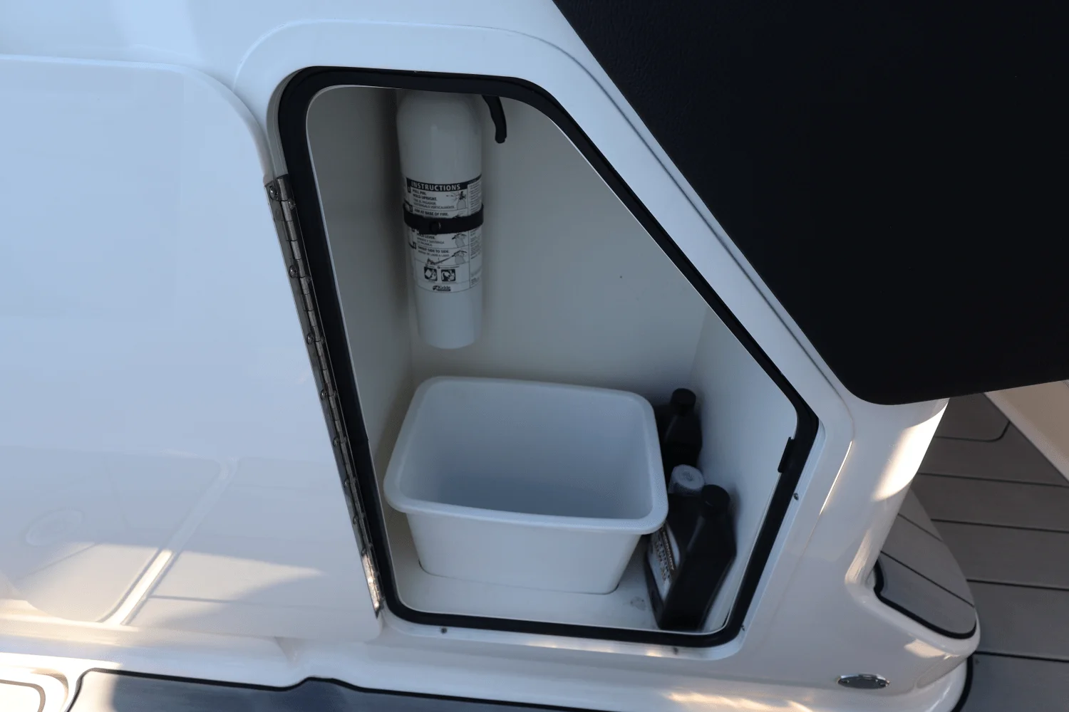 2025 Sea Ray SLX 280 Image Thumbnail #23