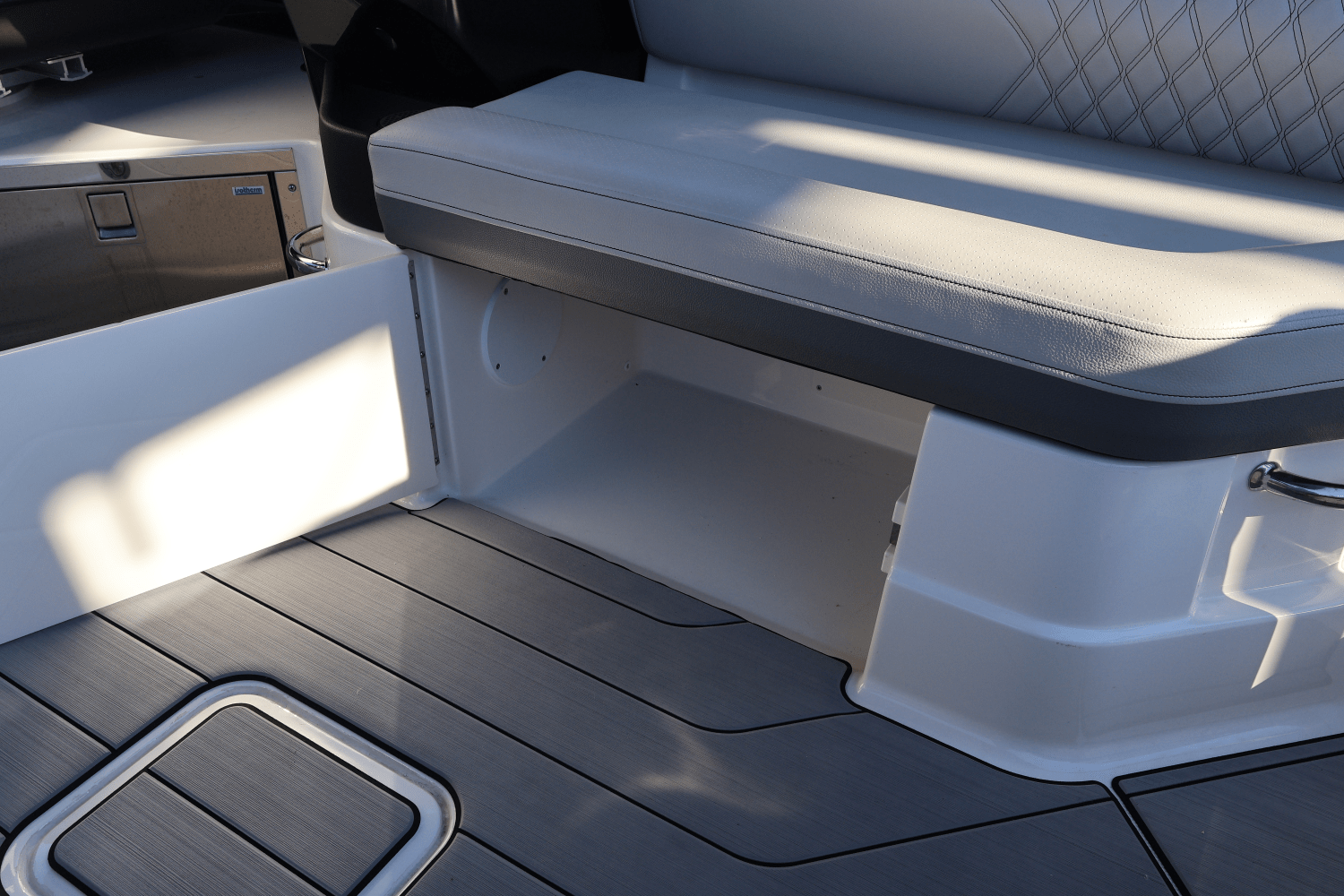 2025 Sea Ray SLX 280 Image Thumbnail #24