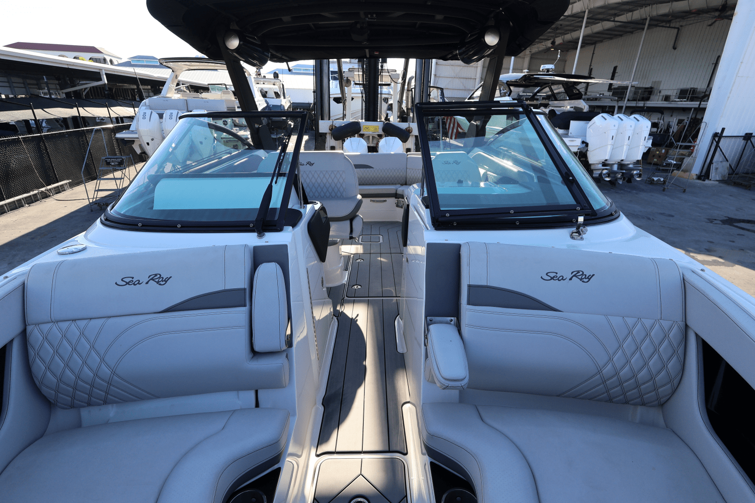 2025 Sea Ray SLX 280 Image Thumbnail #21