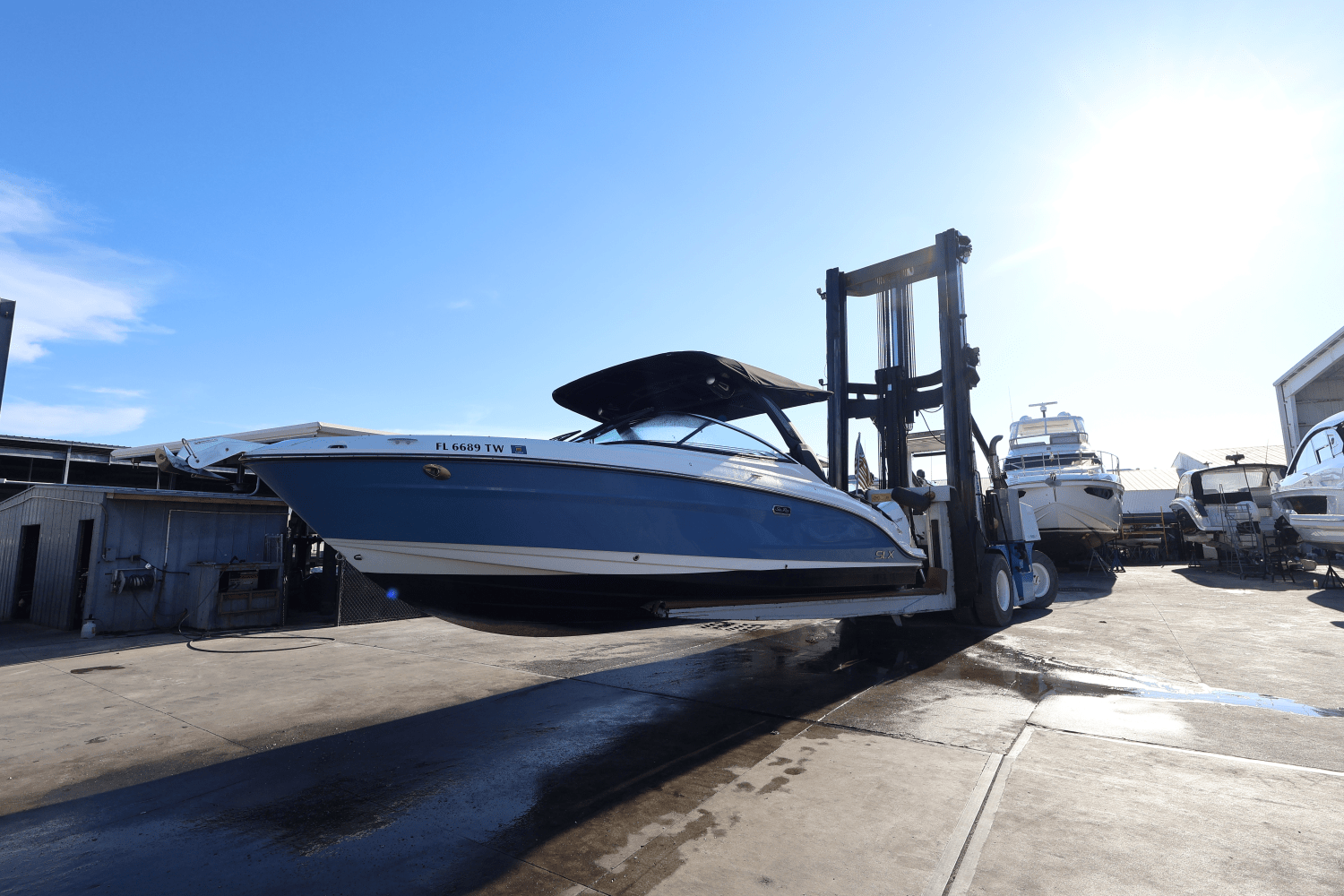 2025 Sea Ray SLX 280 Image Thumbnail #1