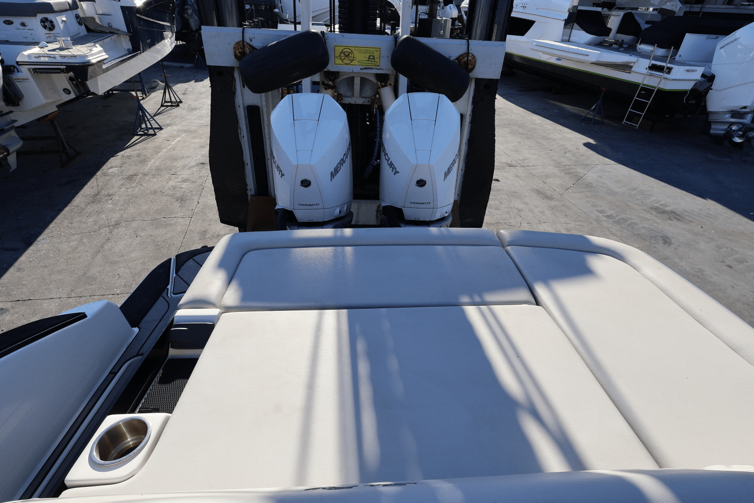 2025 Sea Ray SLX 280 Image Thumbnail #9