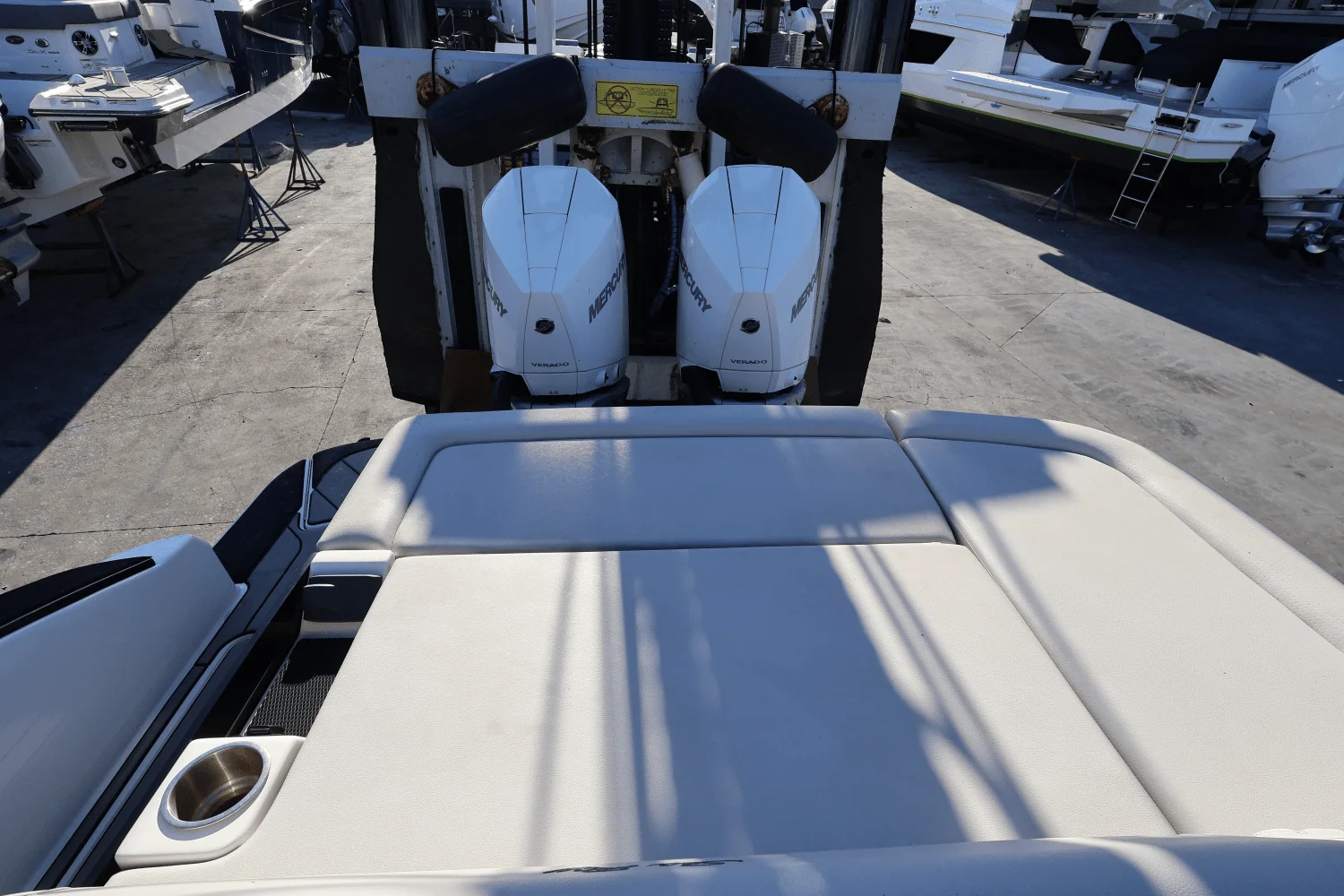 2025 Sea Ray SLX 280 Image Thumbnail #9