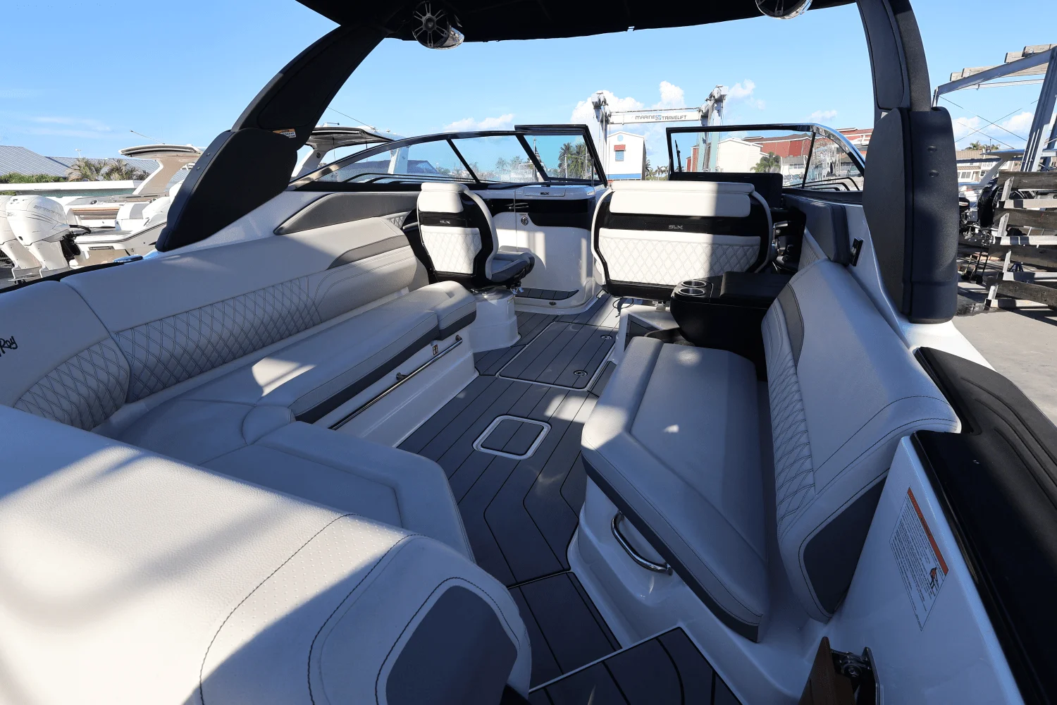 2025 Sea Ray SLX 280 Image Thumbnail #10