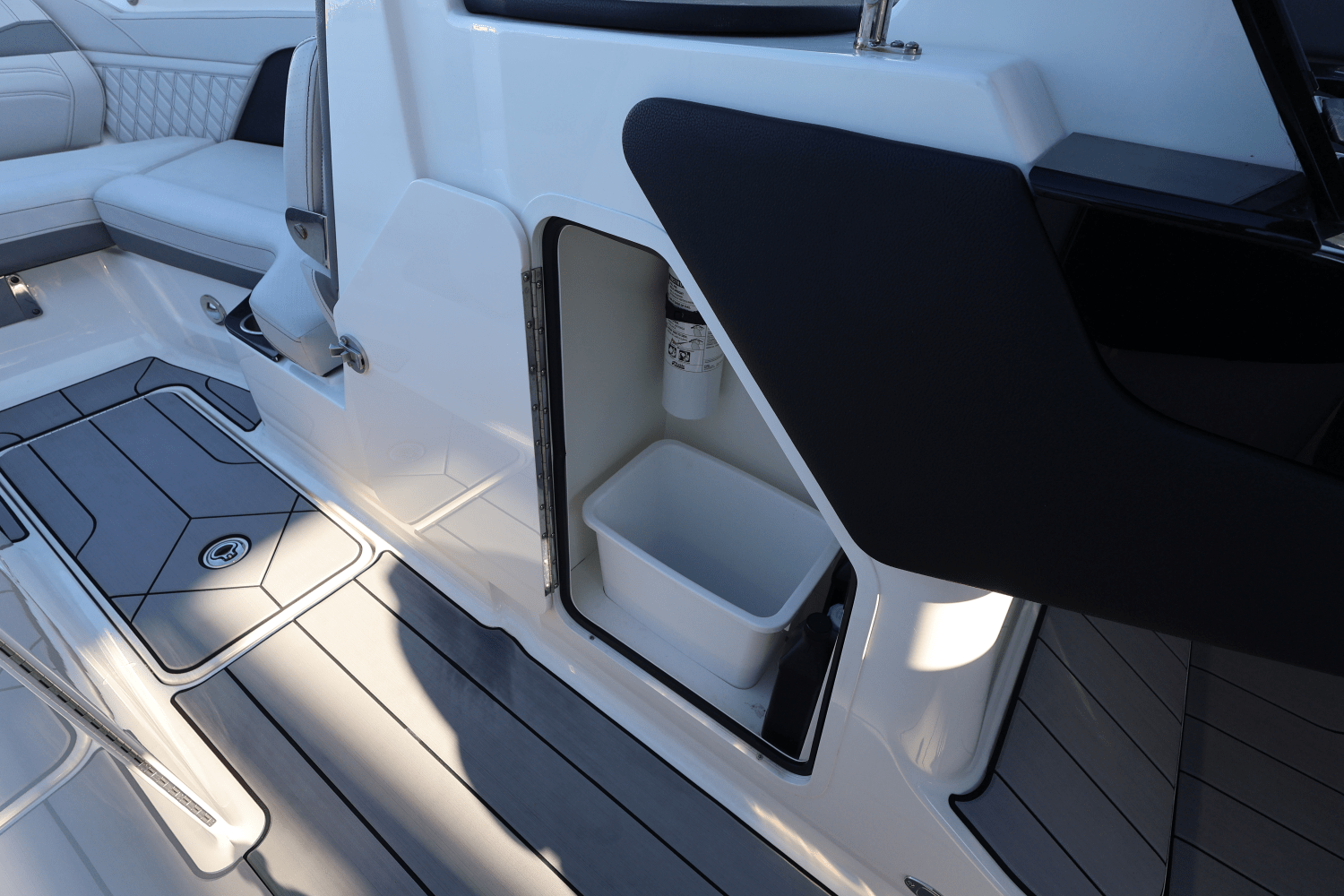 2025 Sea Ray SLX 280 Image Thumbnail #22